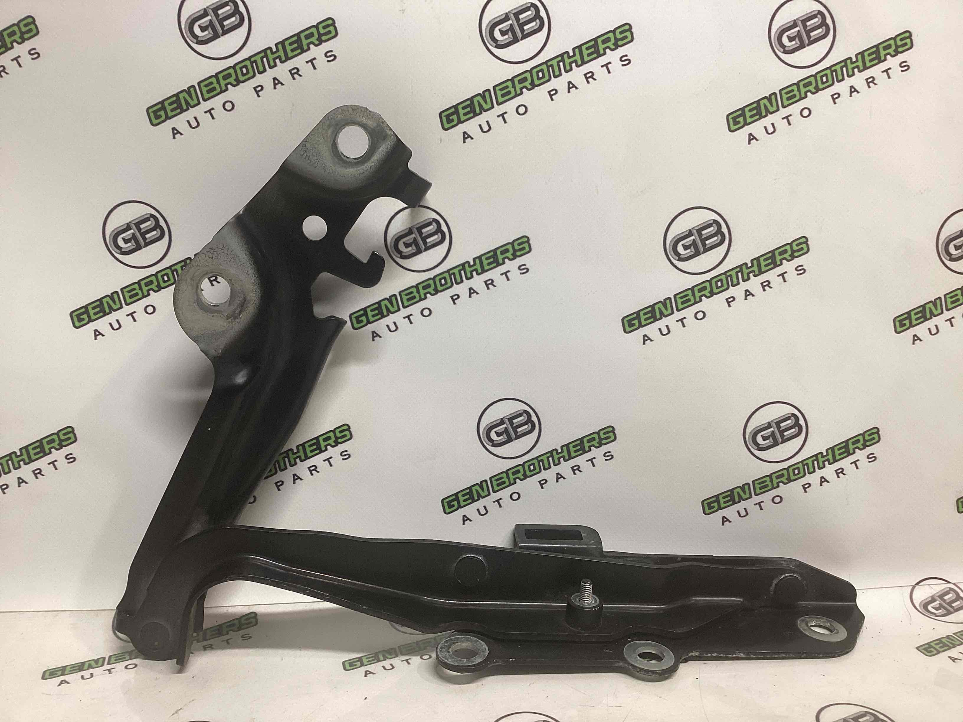 Петля капота, кронштейн капота