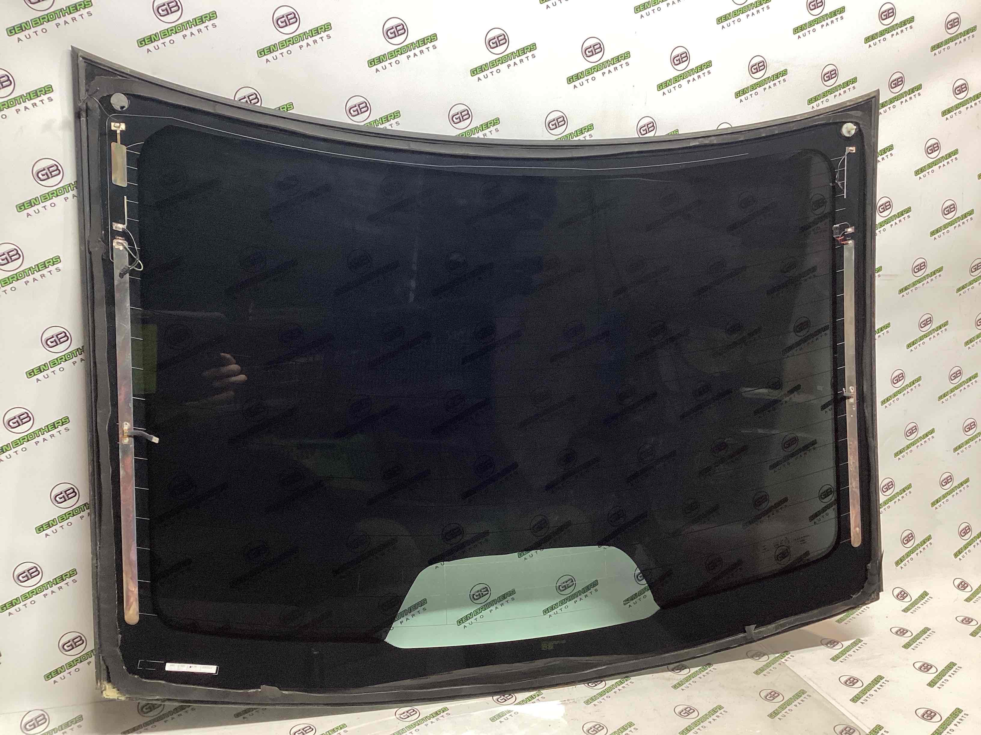 Скло заднє, скло кришки багажника