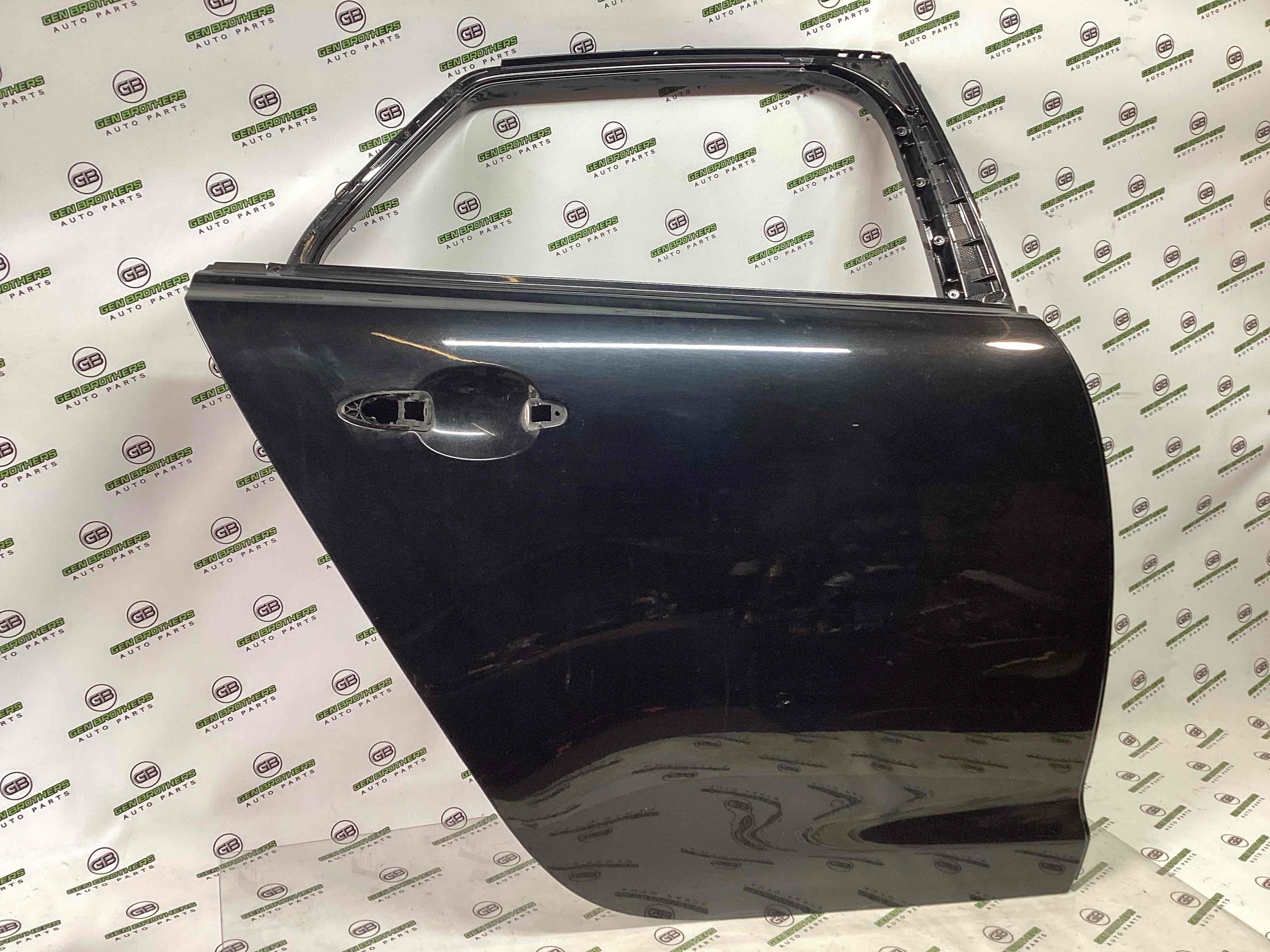 Двері задні права