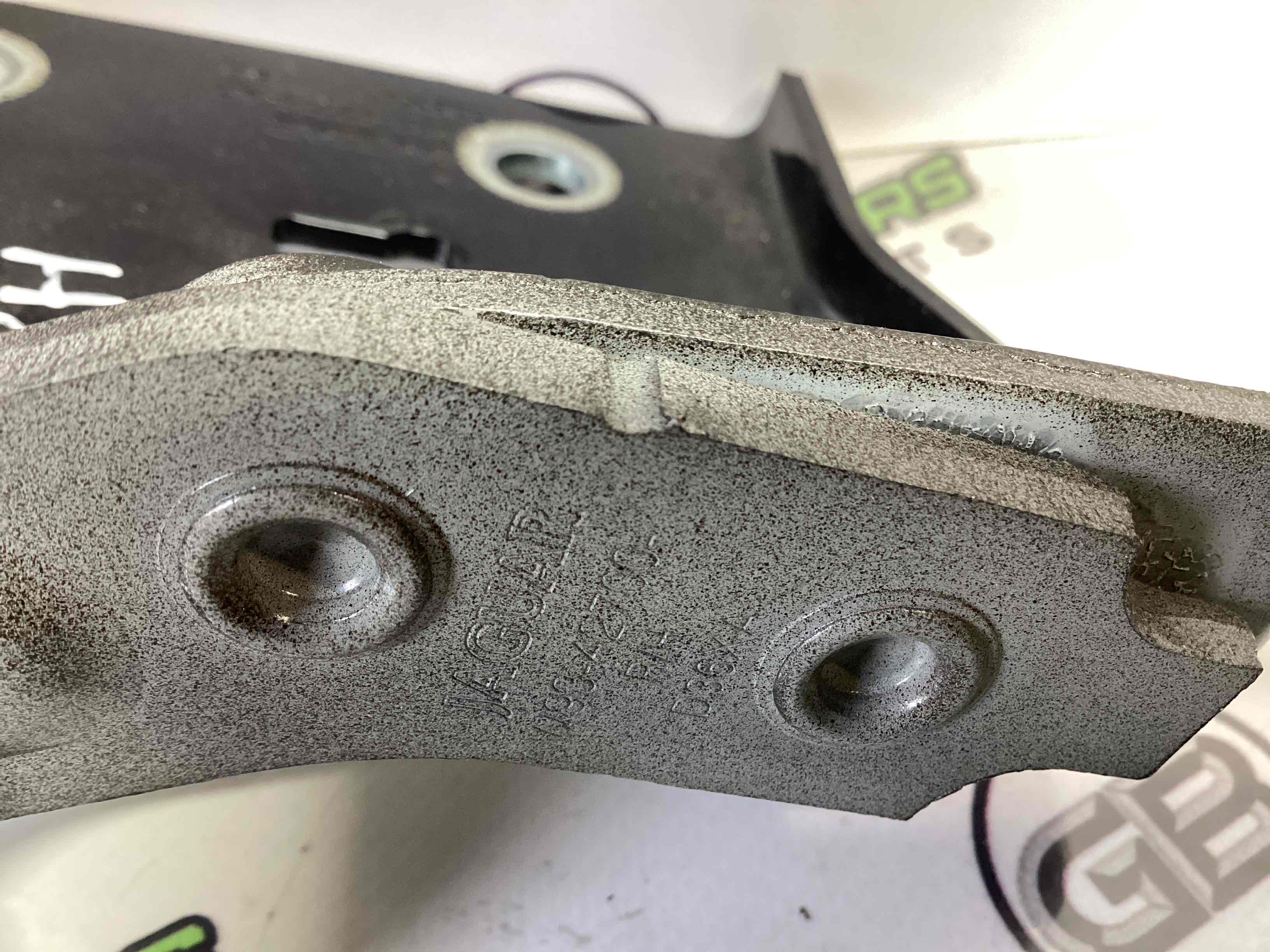 Петля кришки багажника, двері багажника