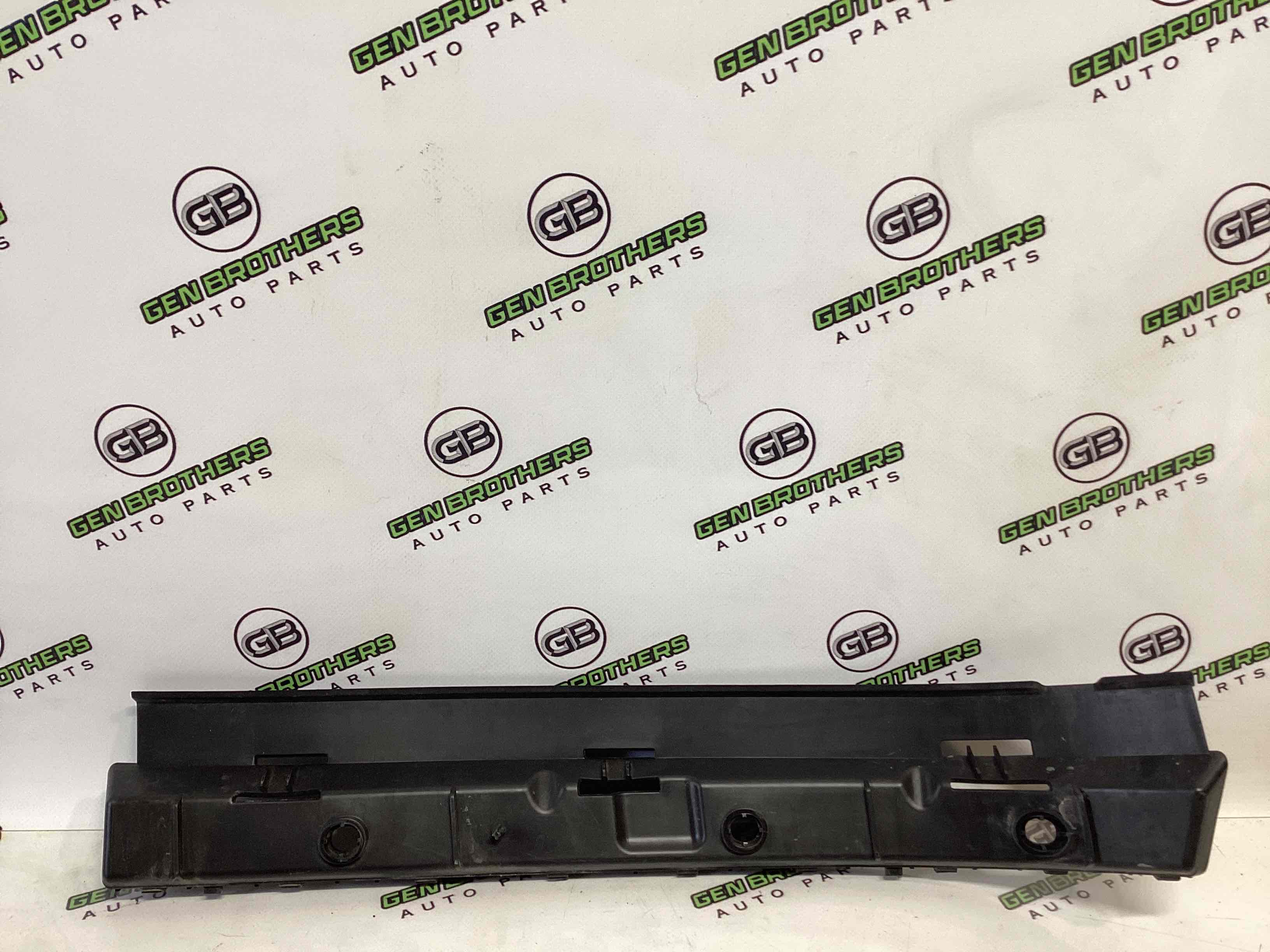 Кріплення заднього бампера ліве