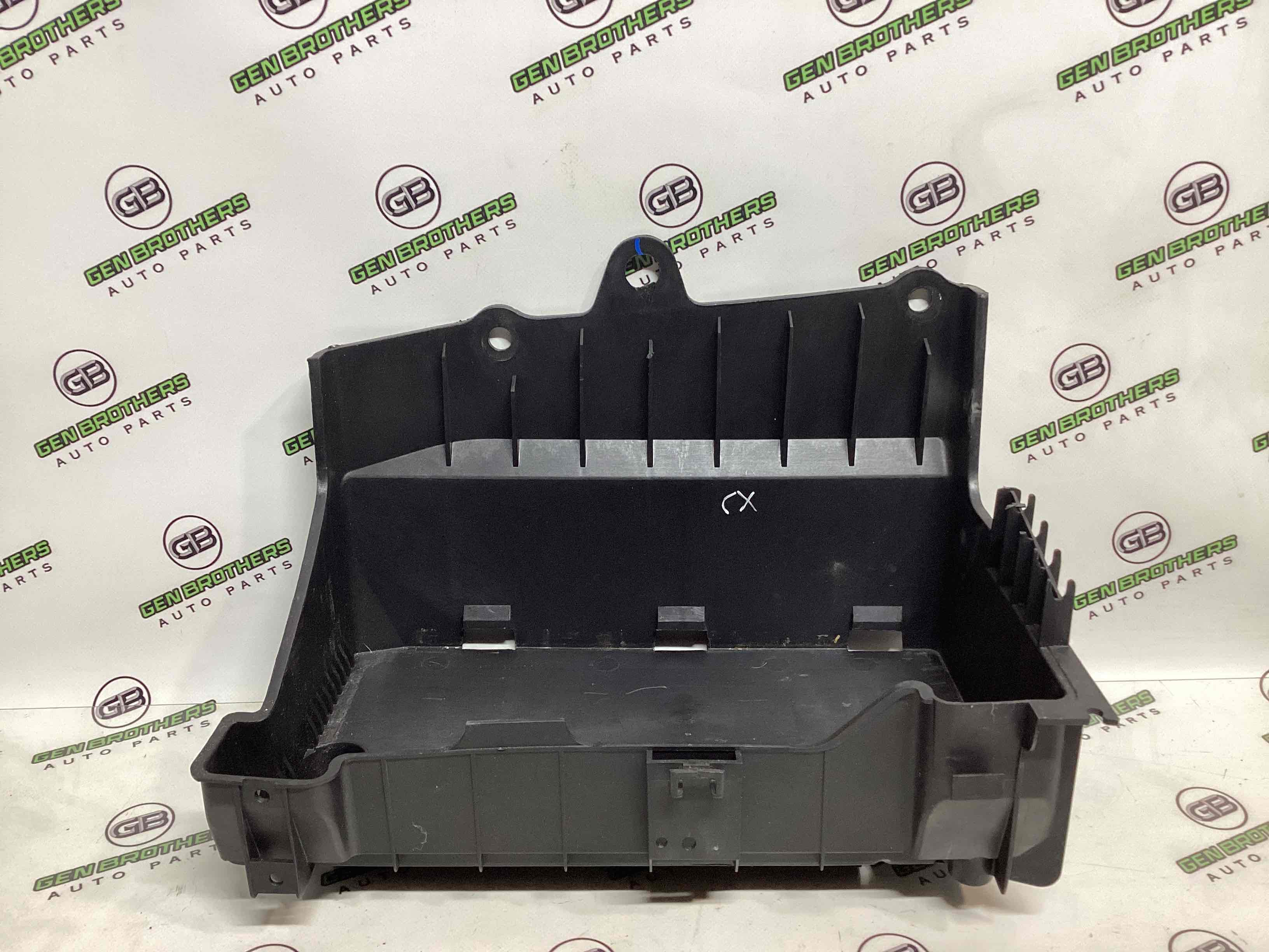 Полиця акумулятора, кришка, кріплення майданчик АКБ