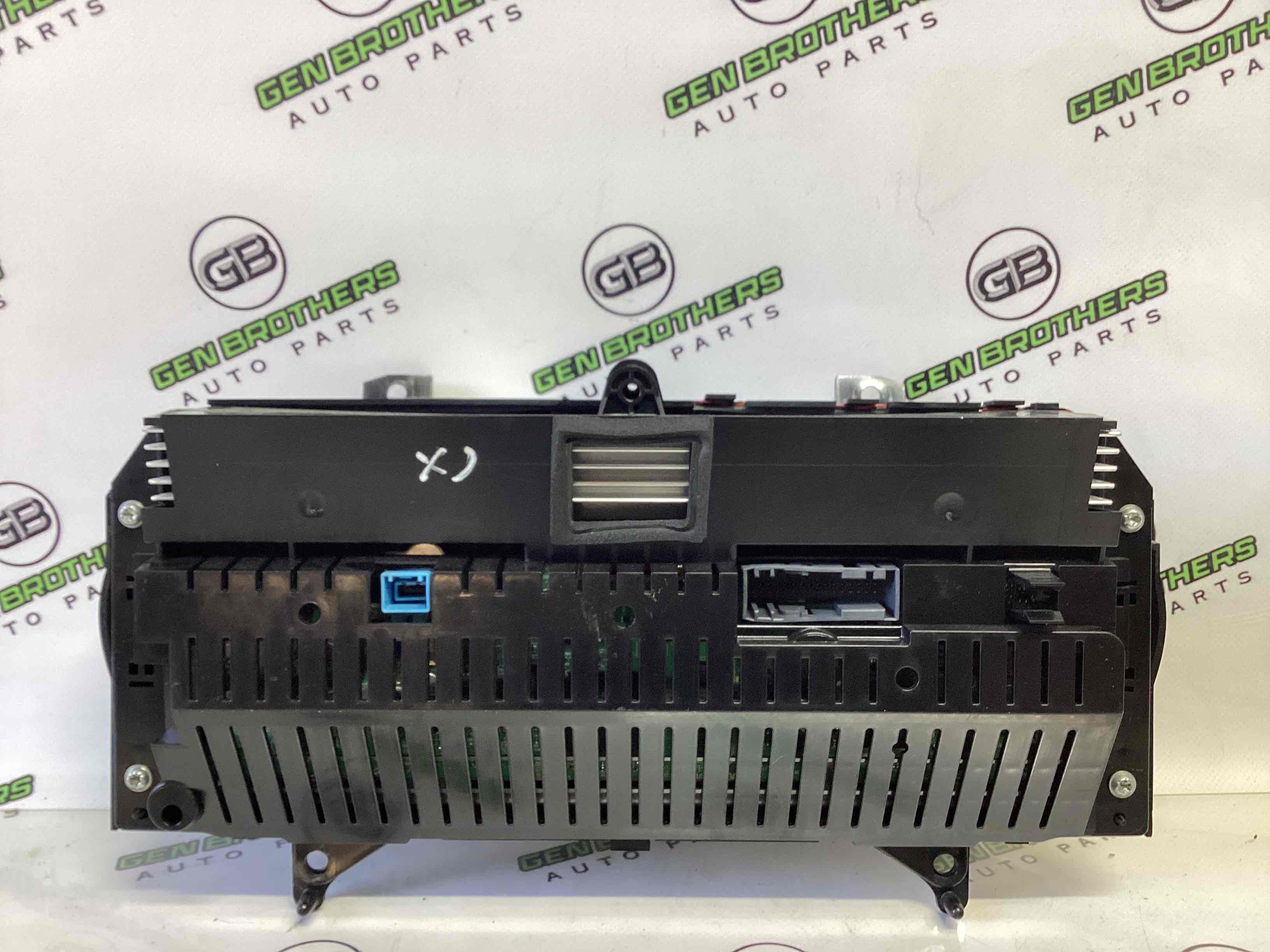 Щиток приладів панель приладів