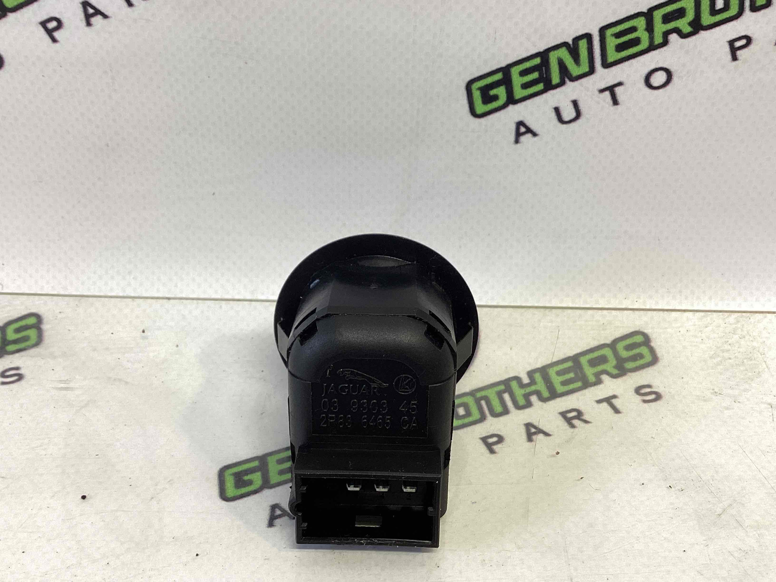 Кнопка регулювання дзеркал