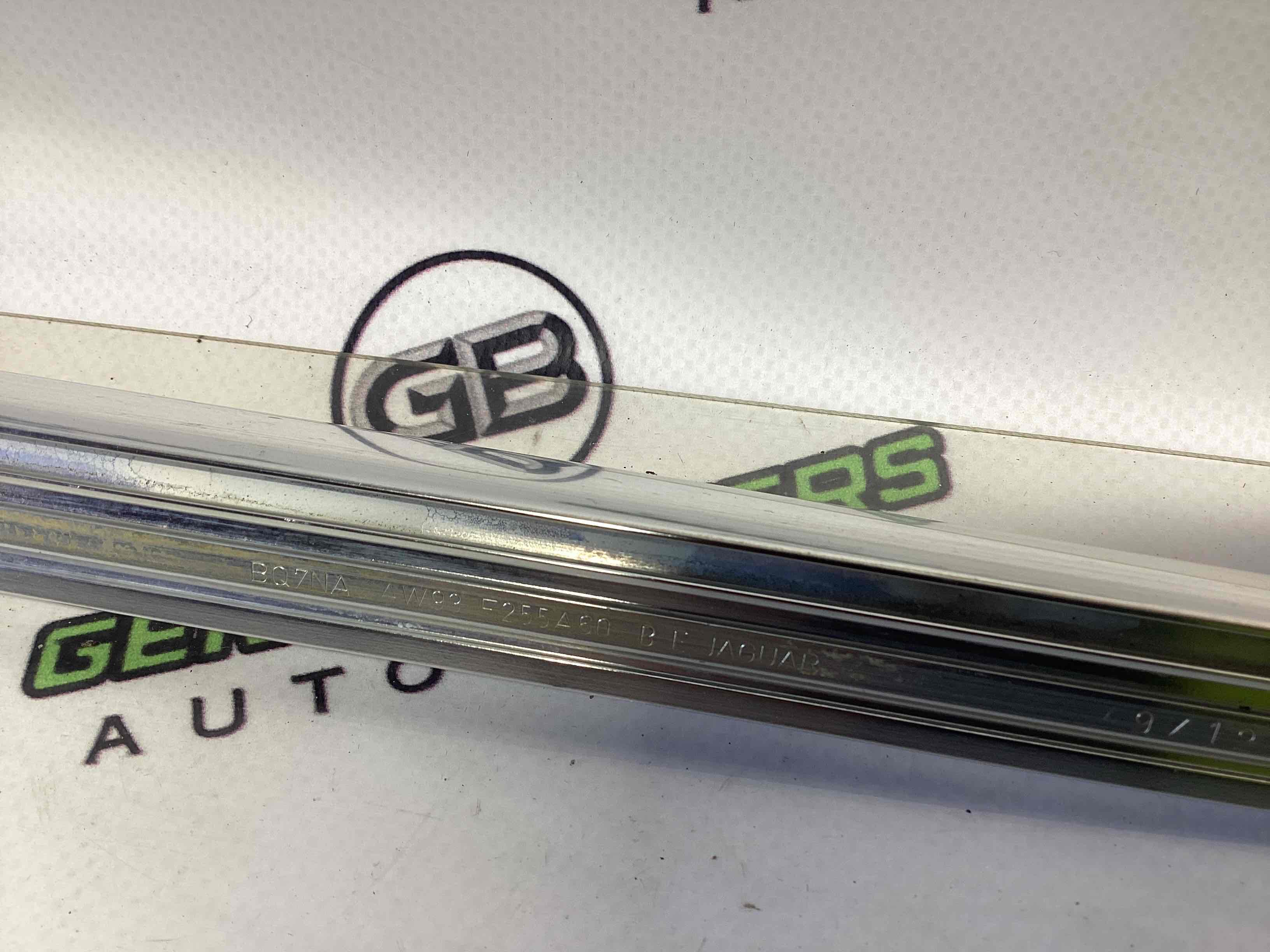 Молдинг двері задньої правої