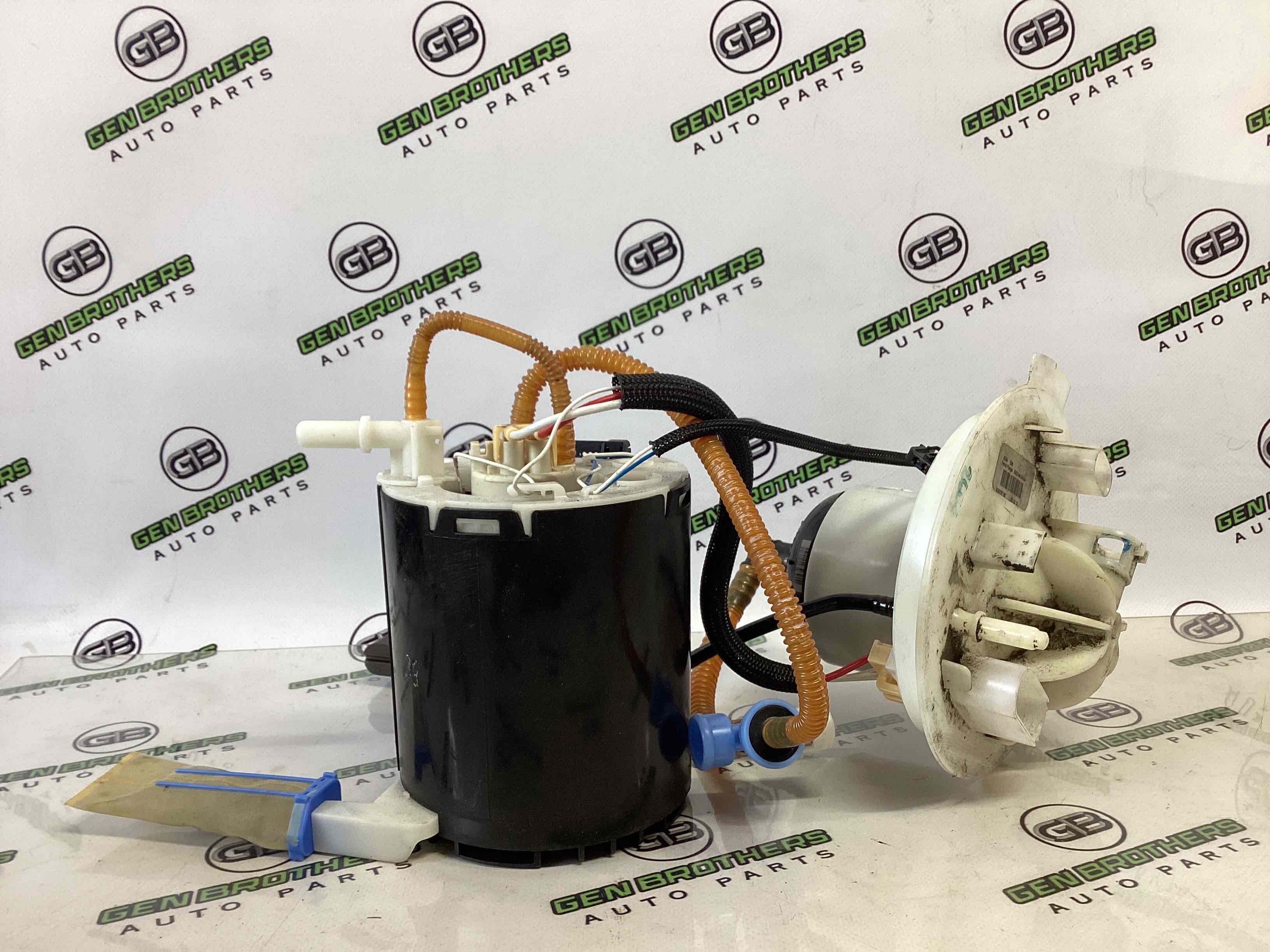 Насос паливний