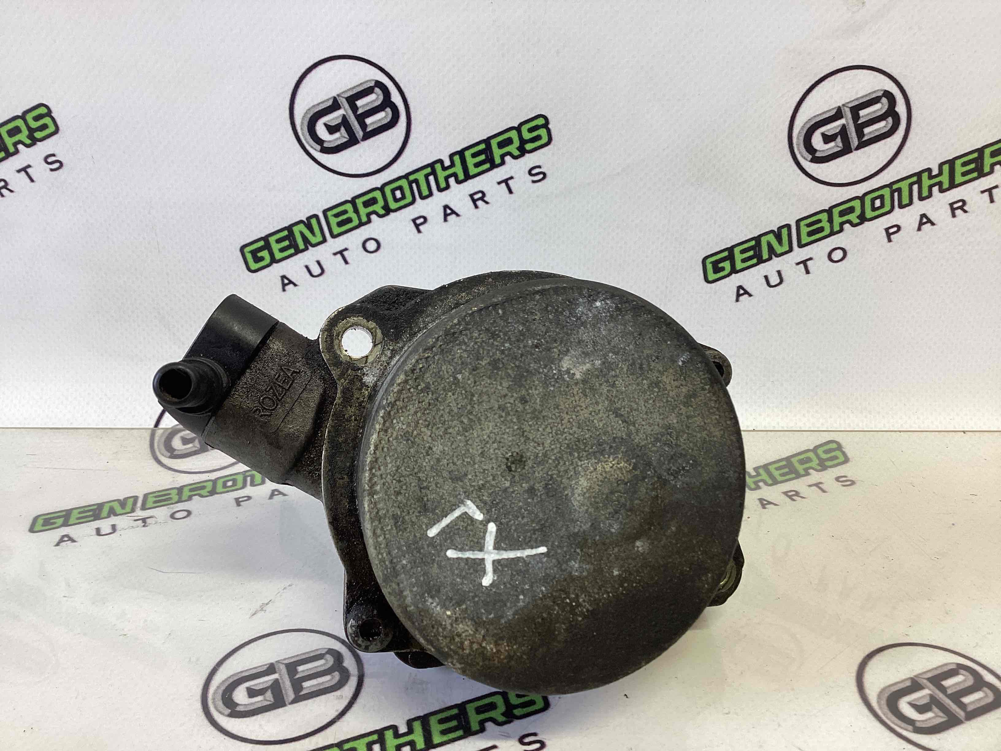 Насос вакуумний