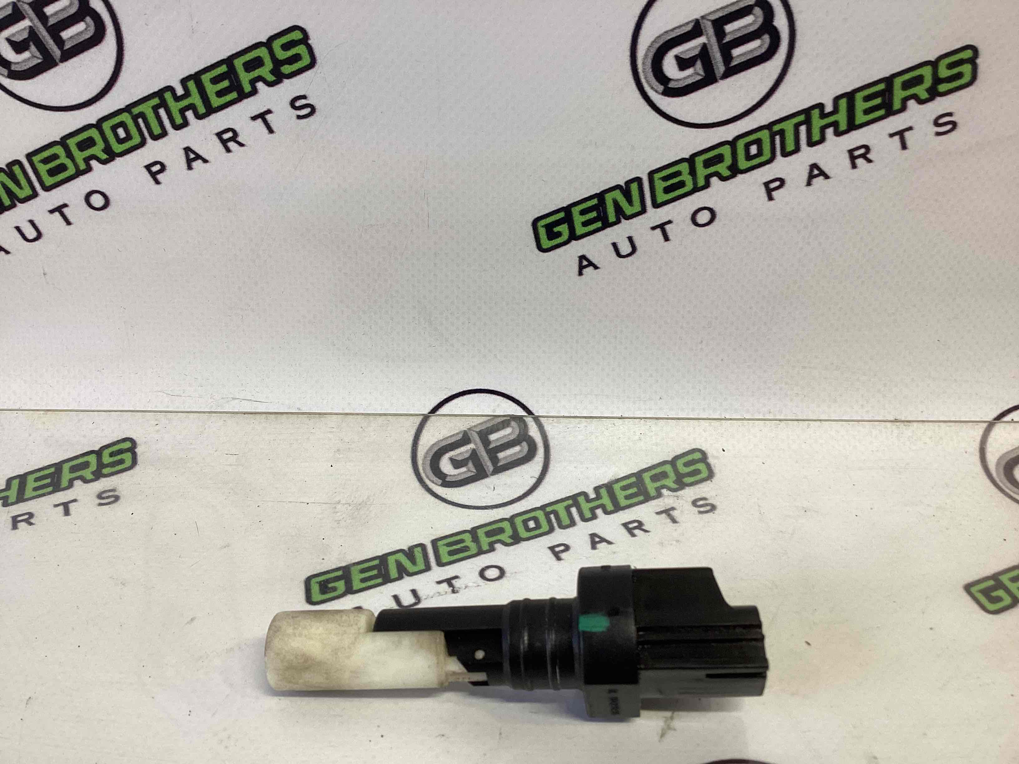 Датчик рівня бачка омивача