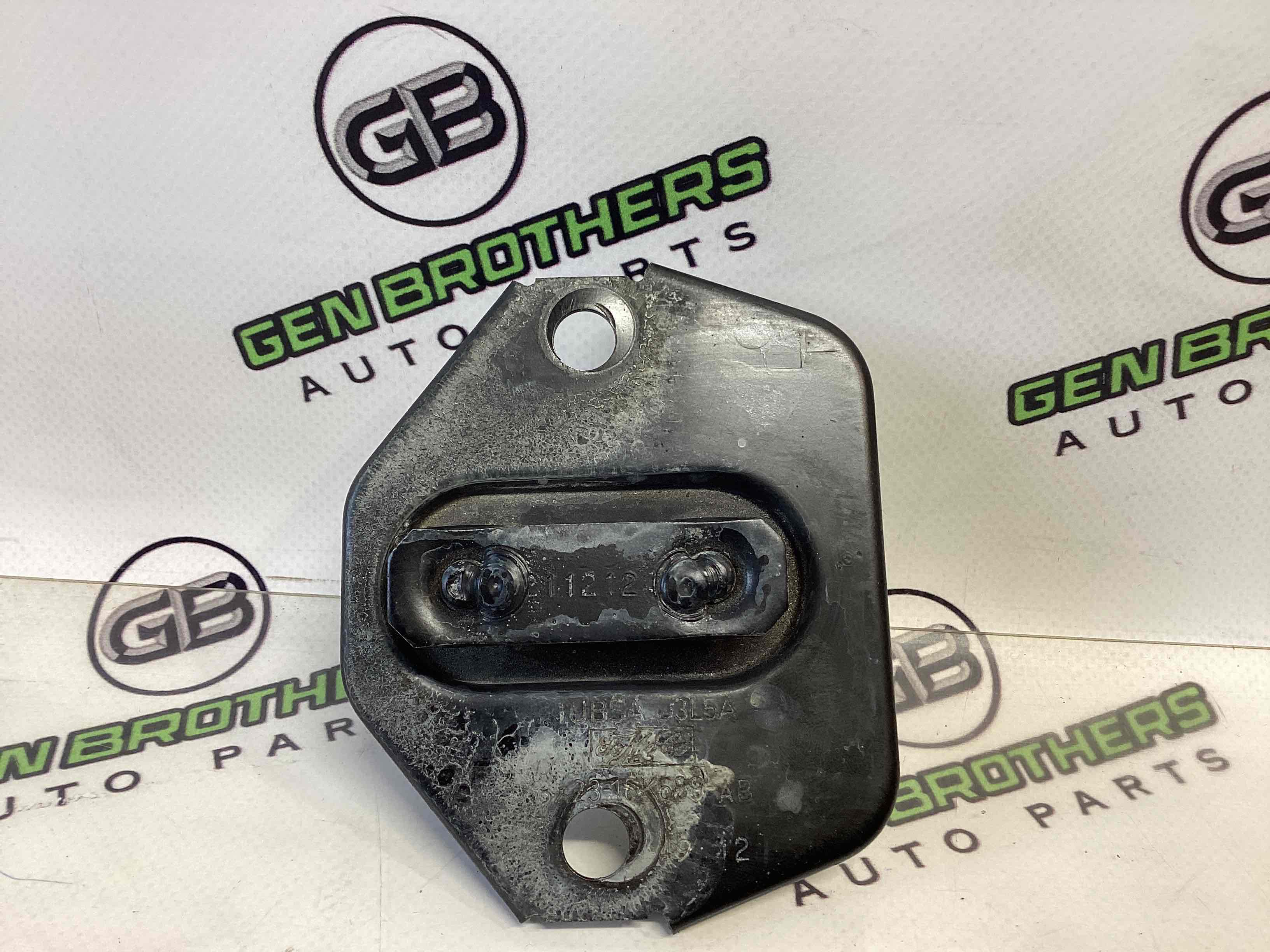 Петля капота, кронштейн капота