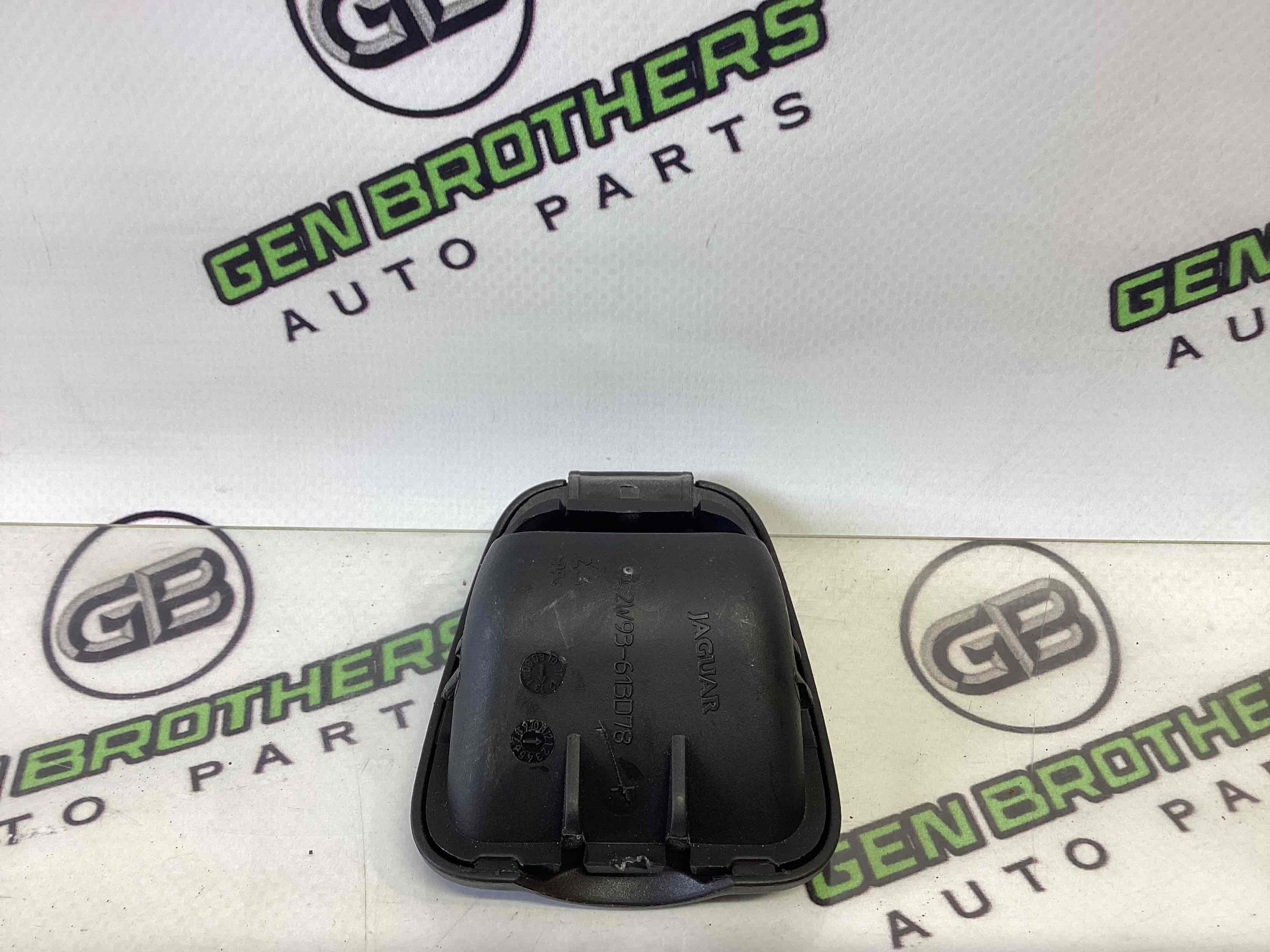 Пластикові елементи салону