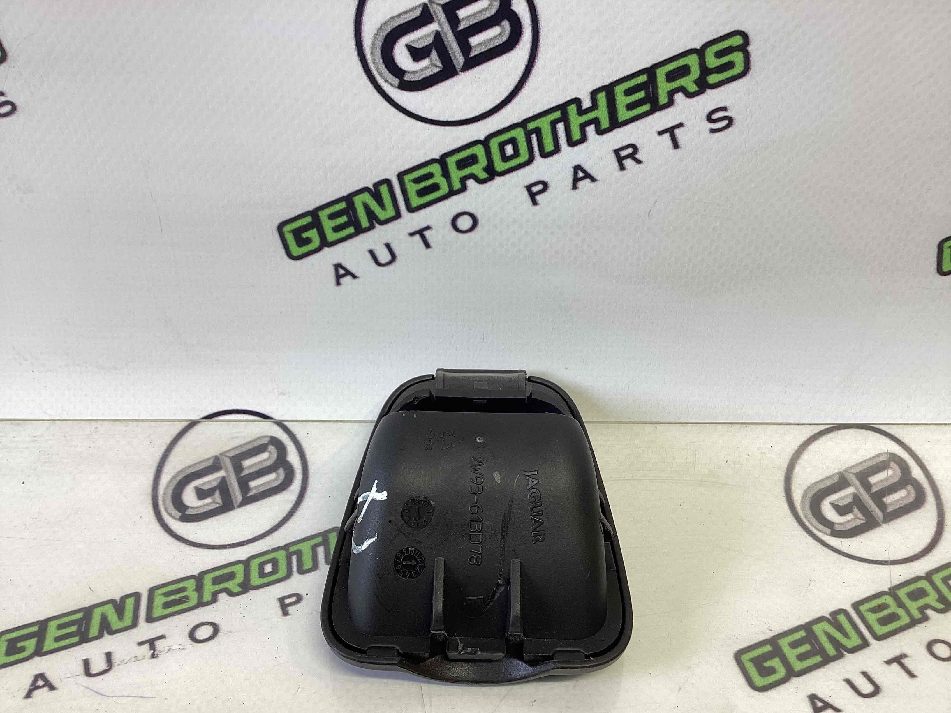 Пластикові елементи салону