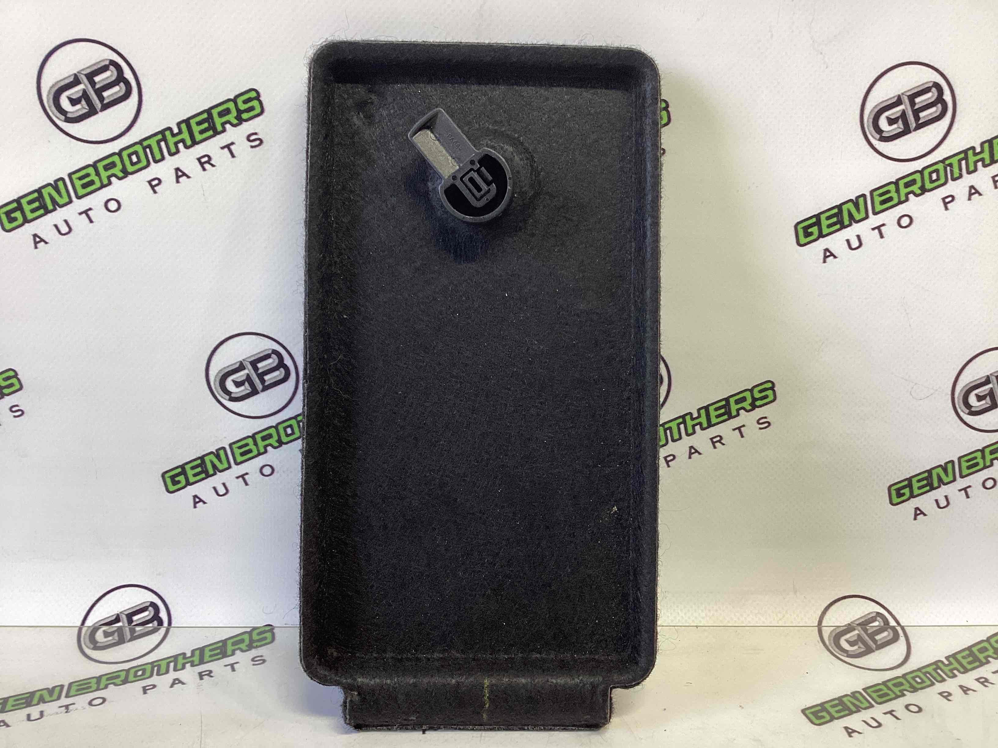 Елементи оздоблення багажника