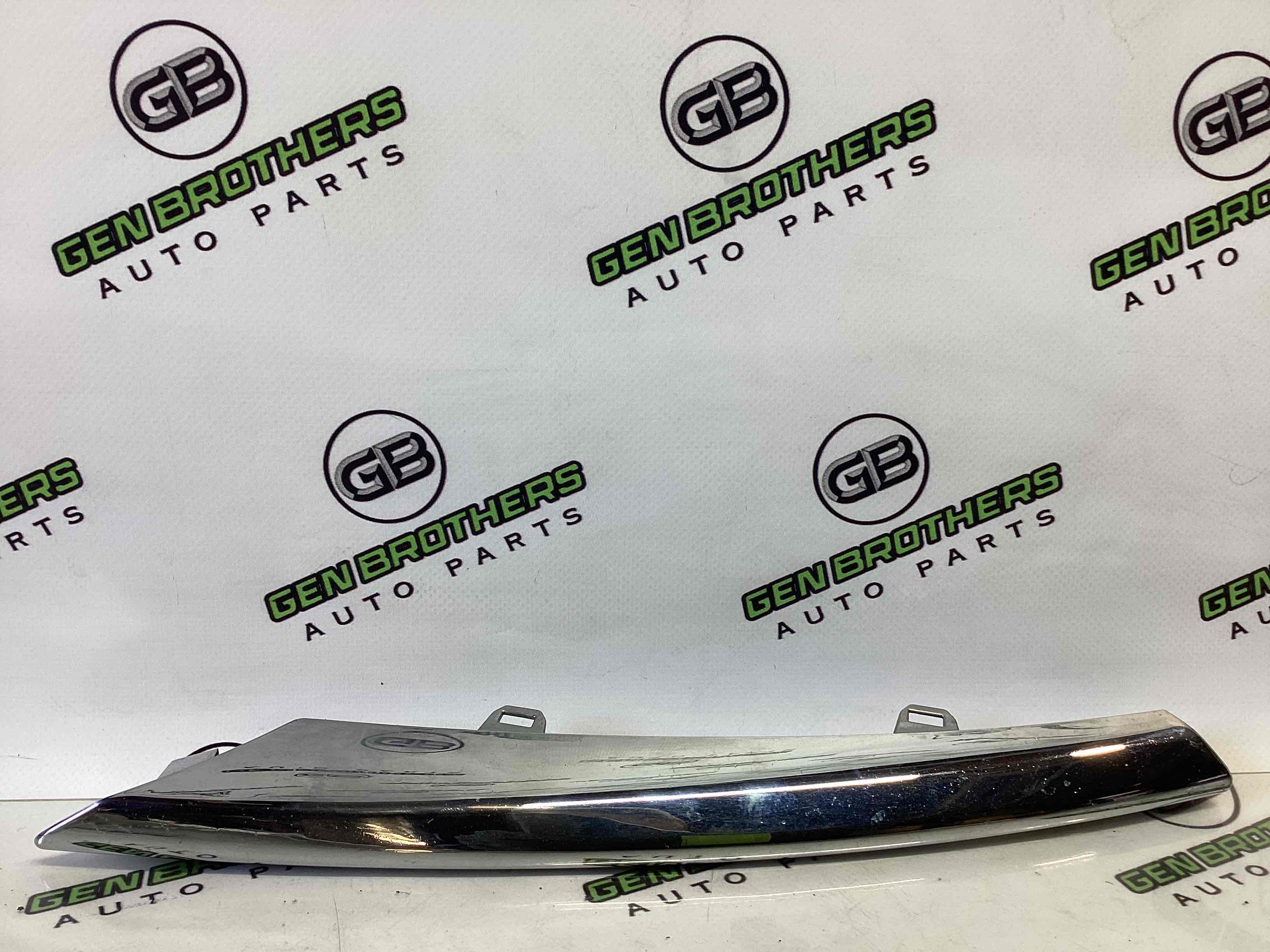 Заглушка, вставка решітка в бампер