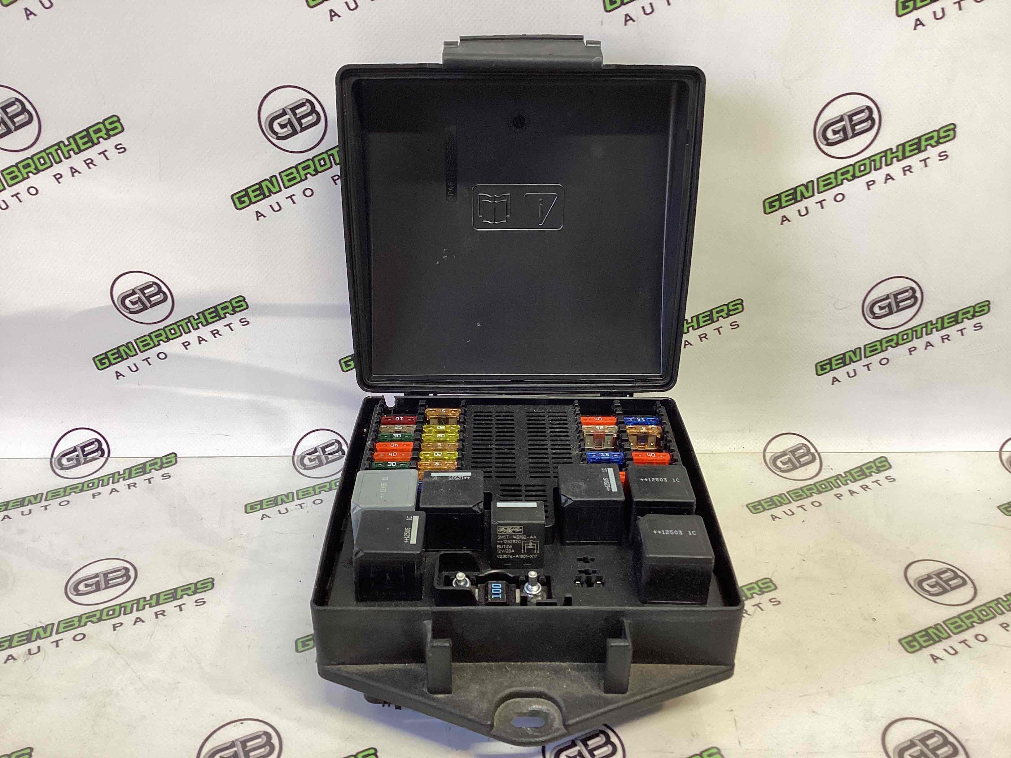 Блок запобіжників (блок реле)