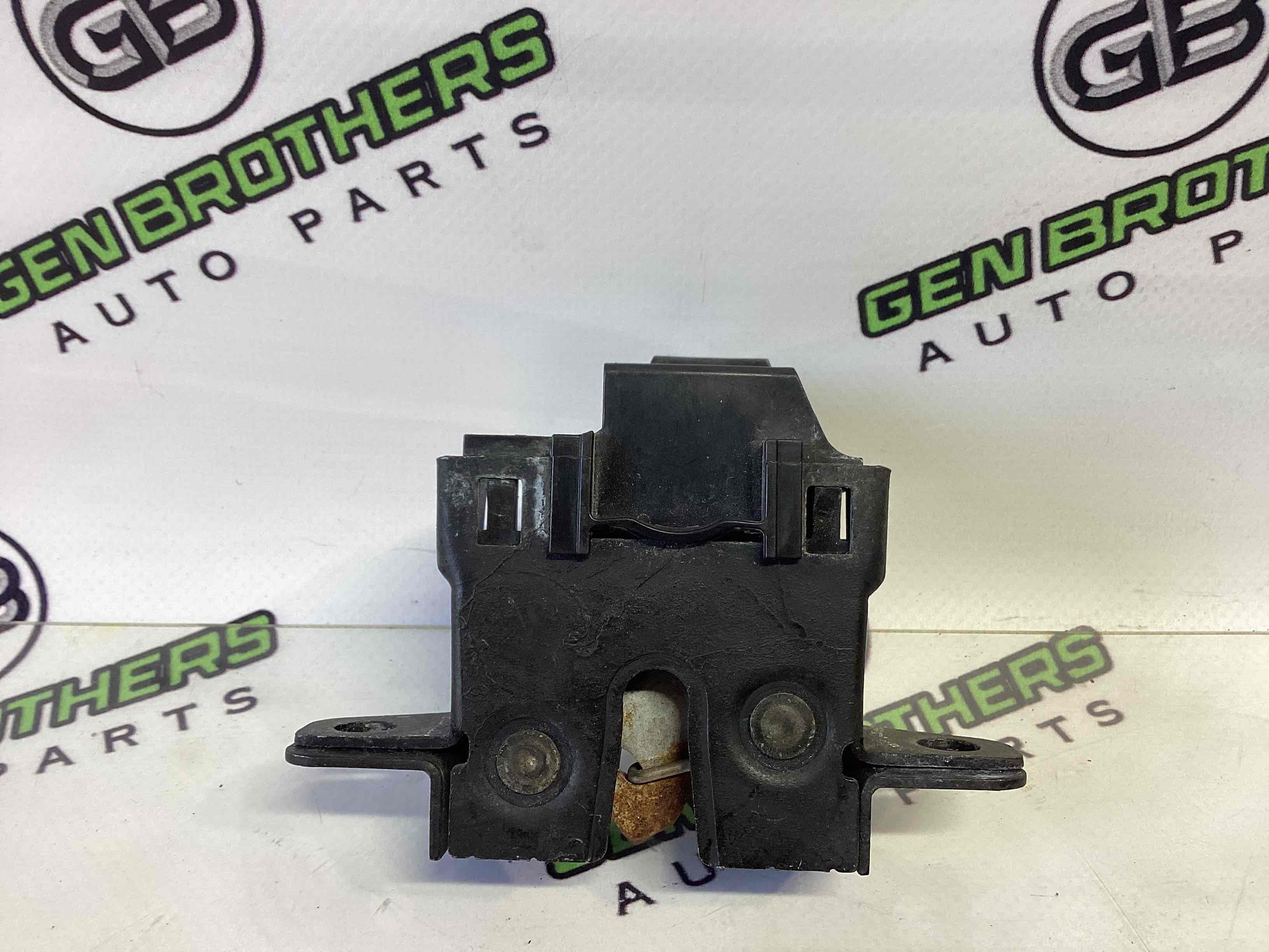 Замок капота, трос капота