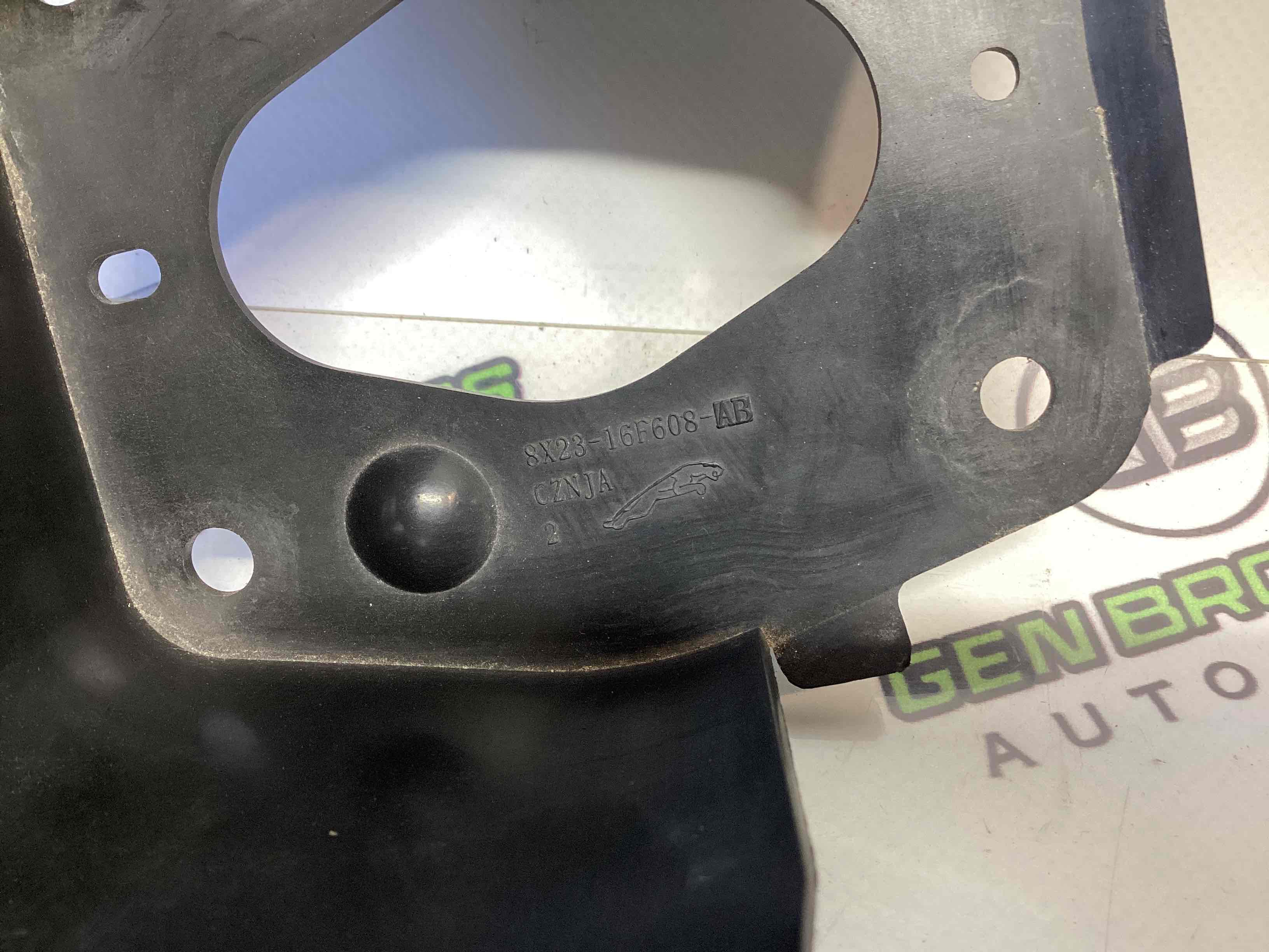 Кріплення, кронштейн