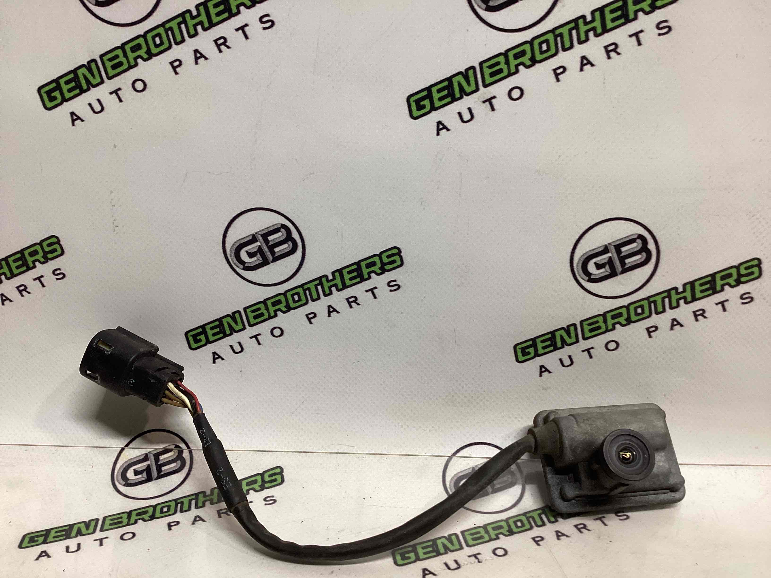 Камера, кріплення камери, корпус