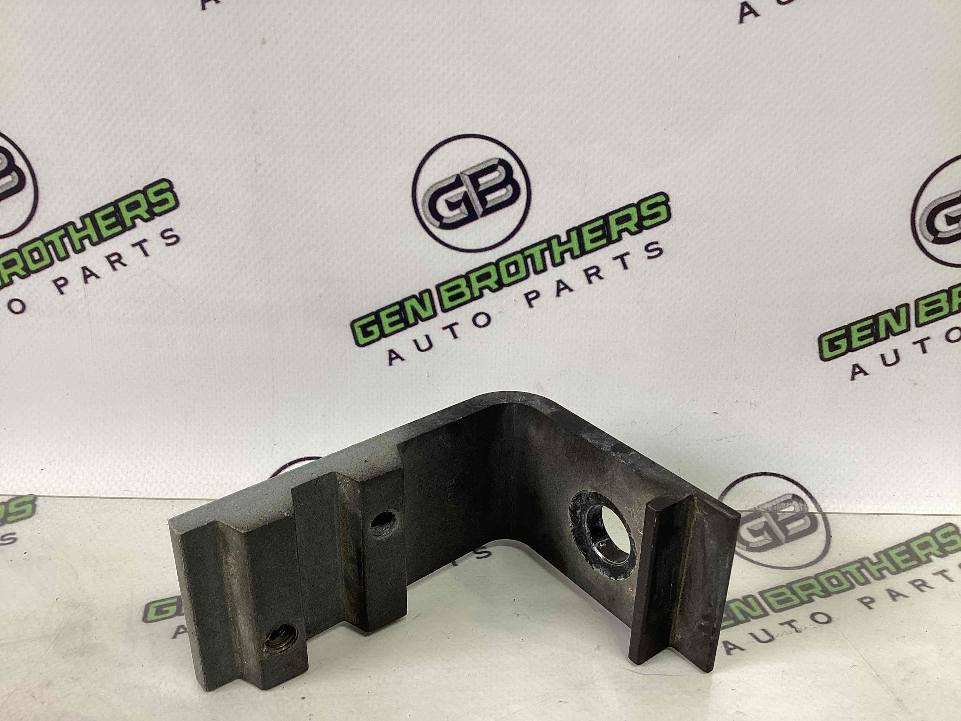 Кріплення, кронштейн