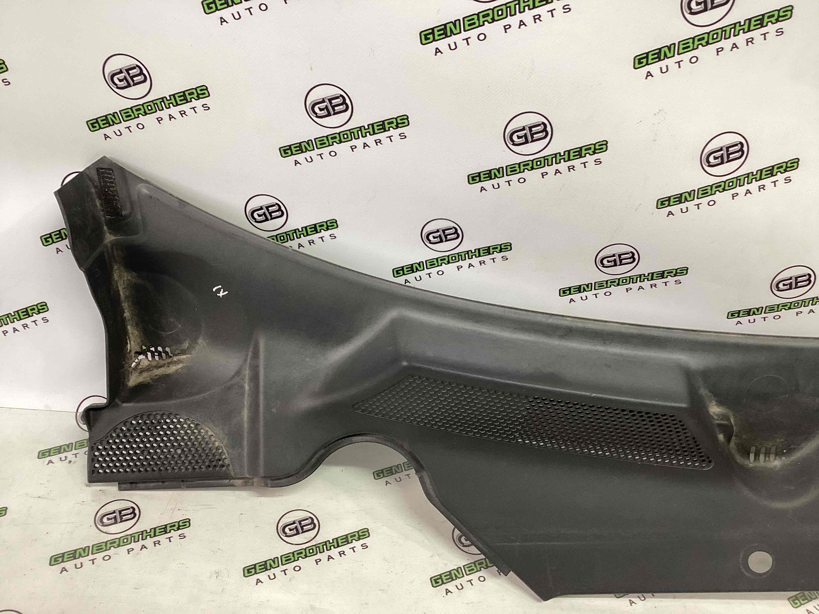 Жабо трапеції двірників, кріплення жабо