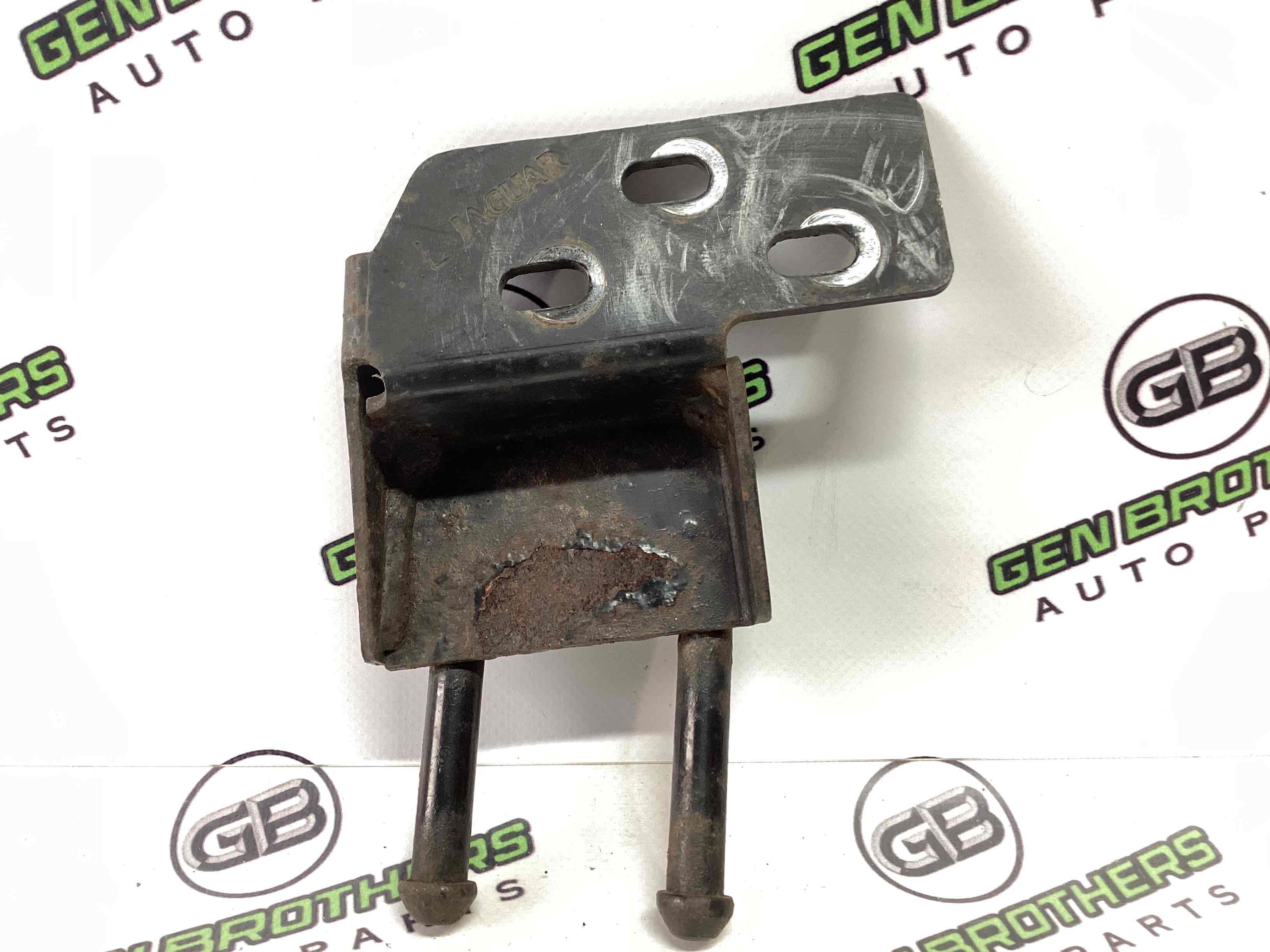 Кронштейн глушника