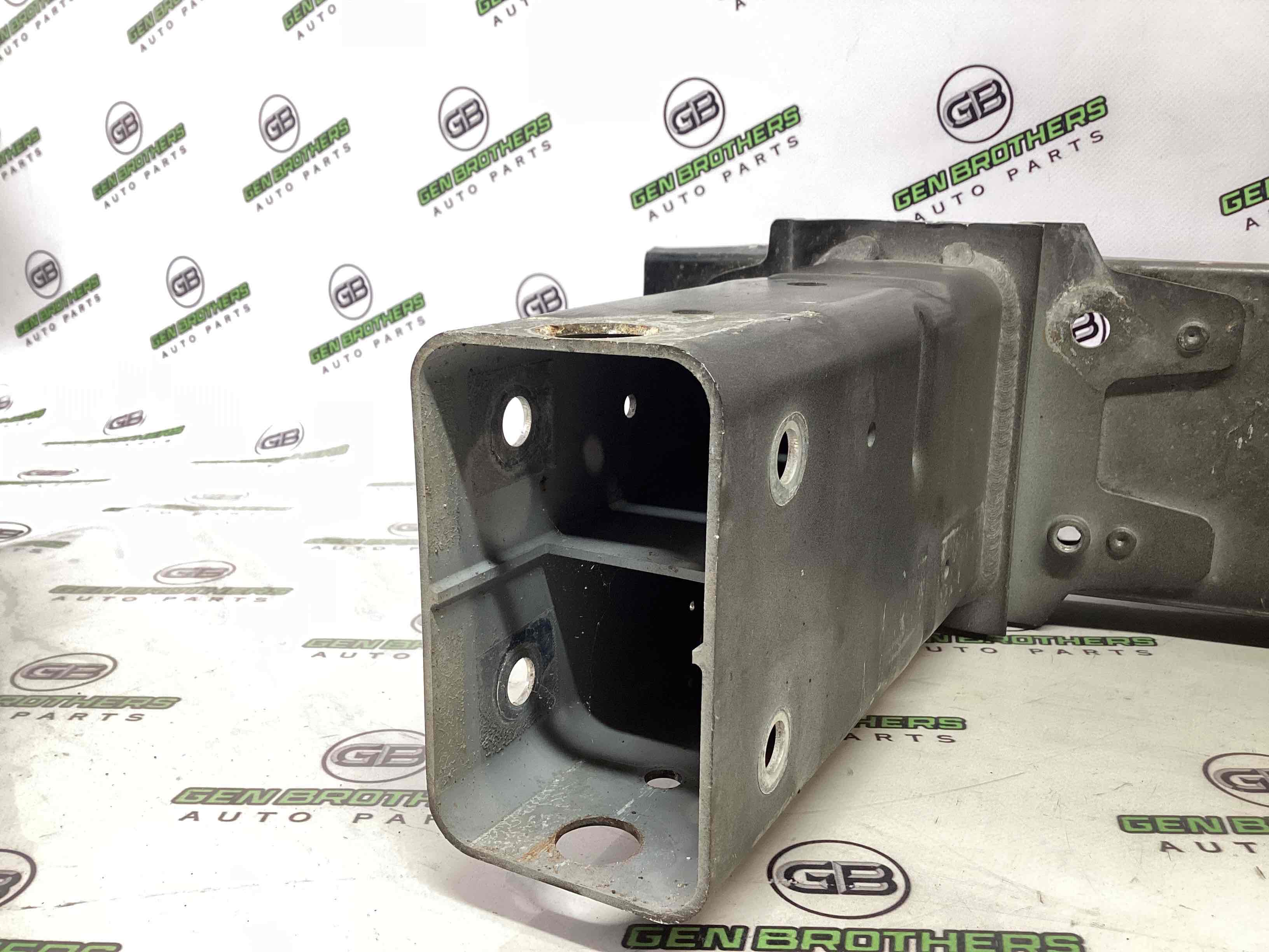 Кронштейн підсилювача бампера