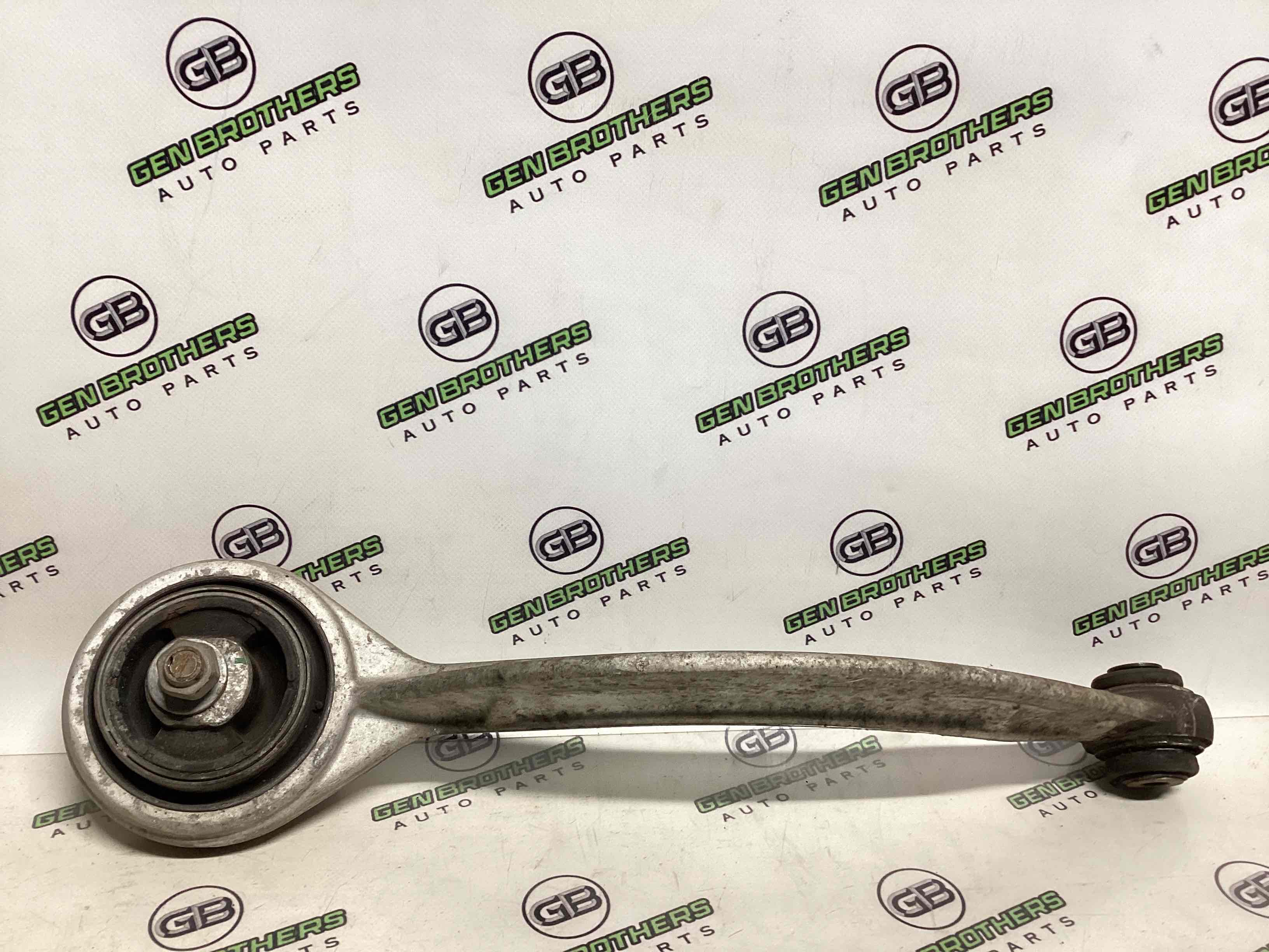 Важіль передній