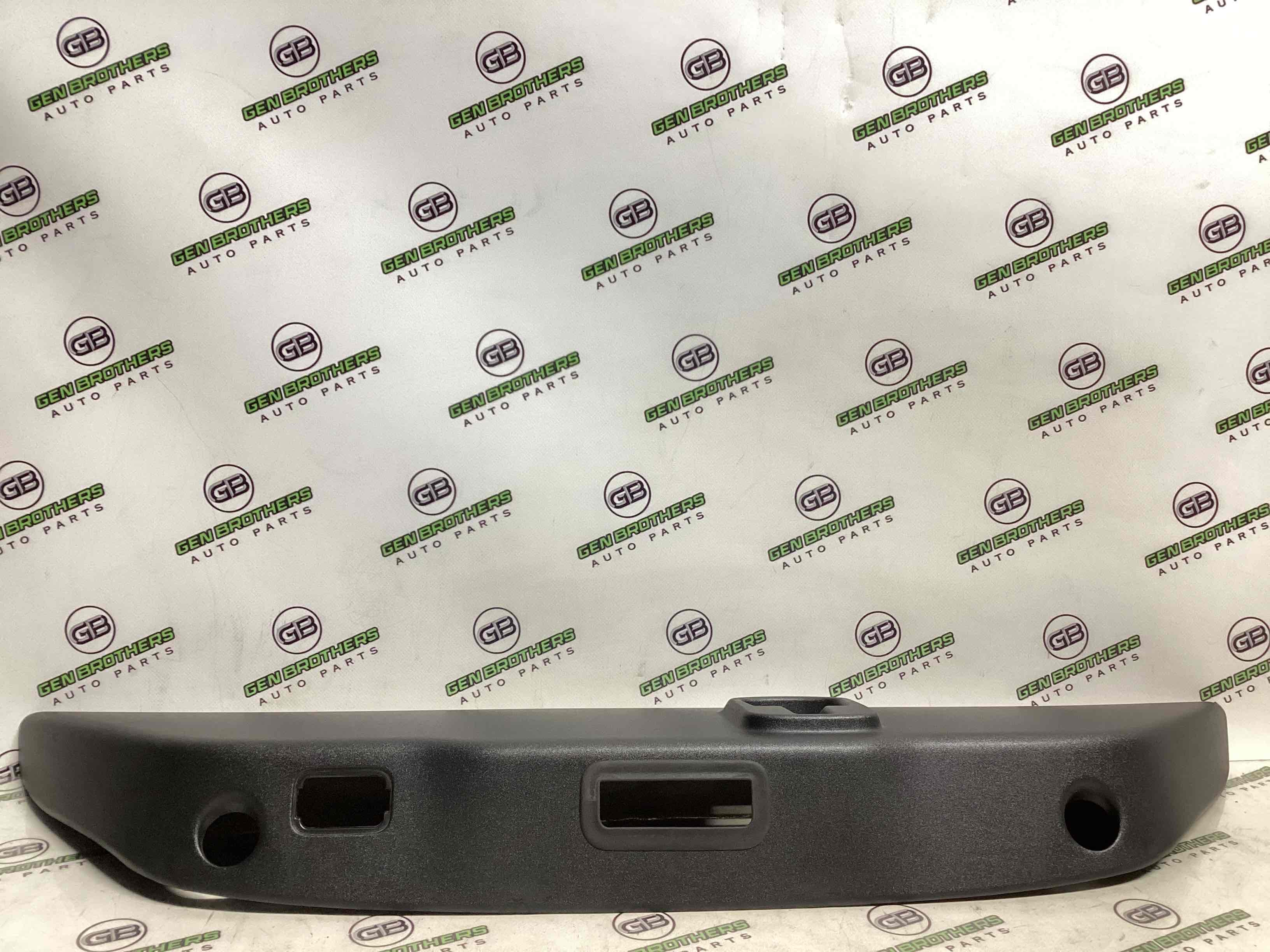 Елементи оздоблення багажника