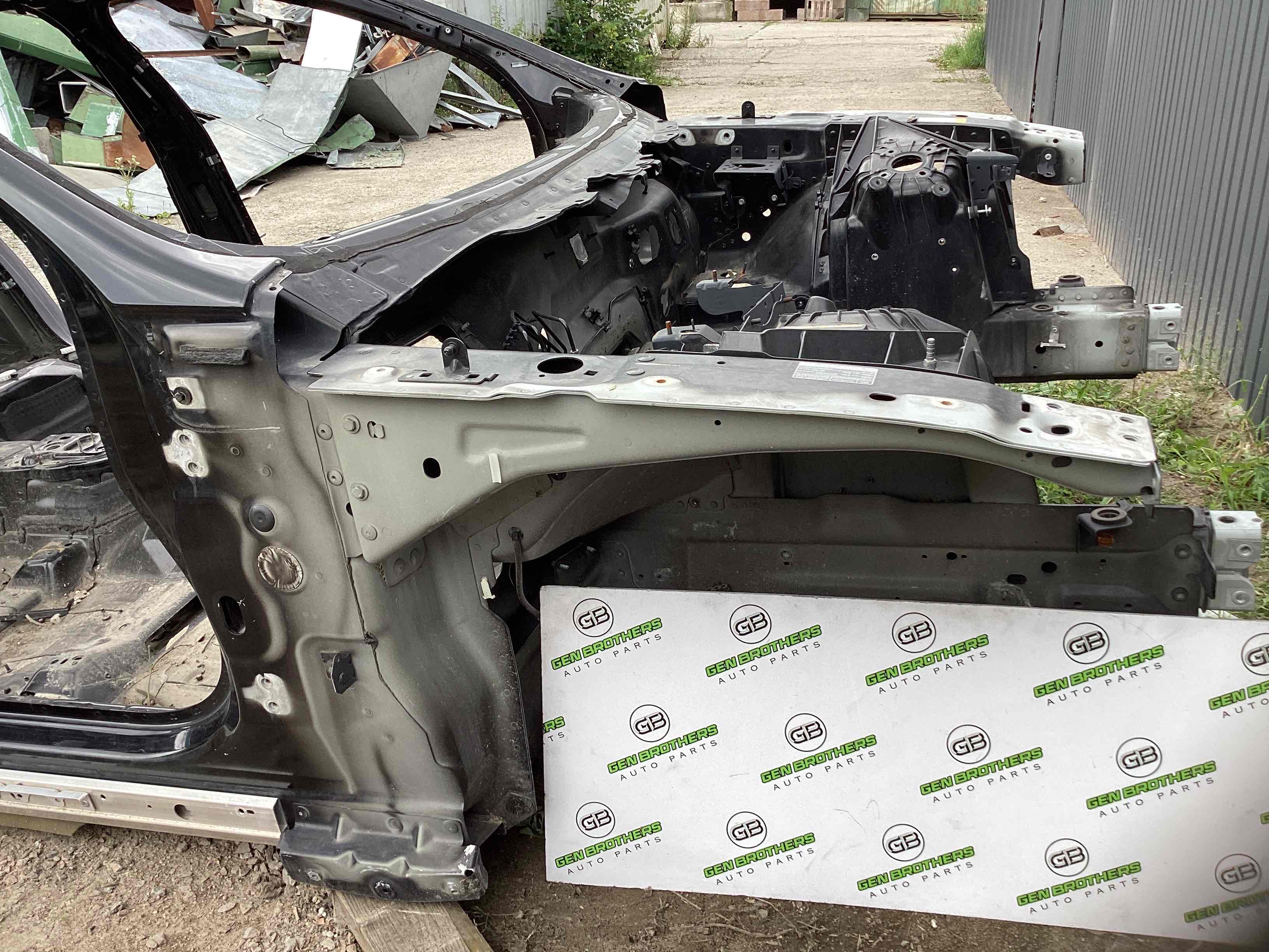 Чверть передня права