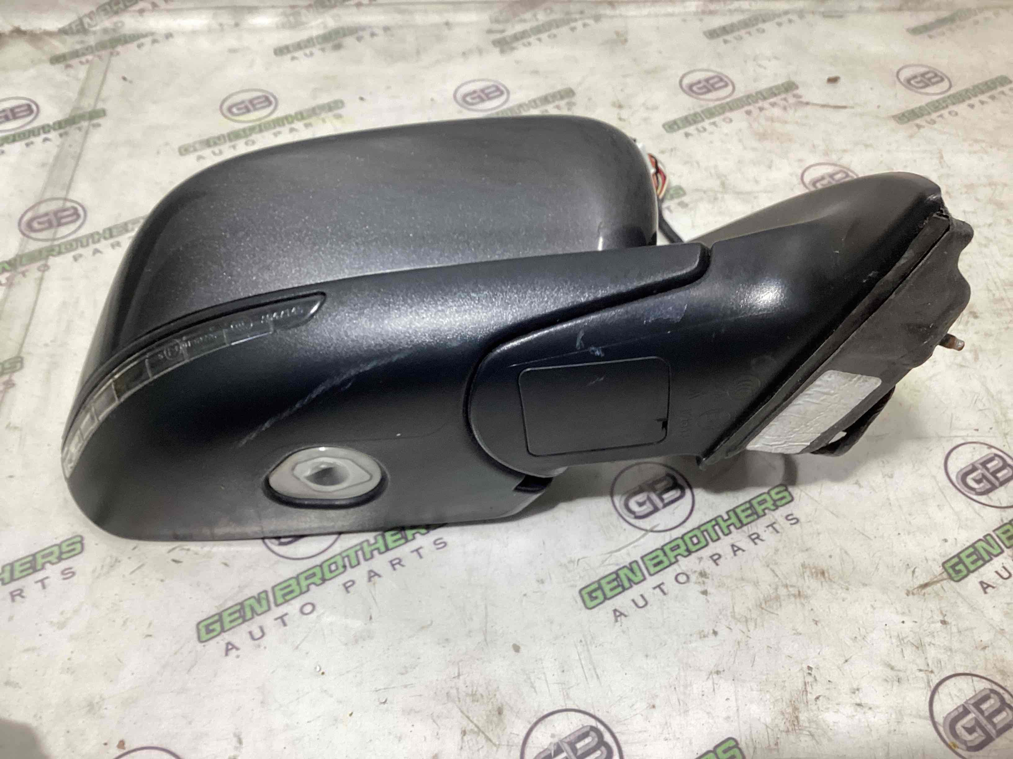 Дзеркало зовнішнє праве