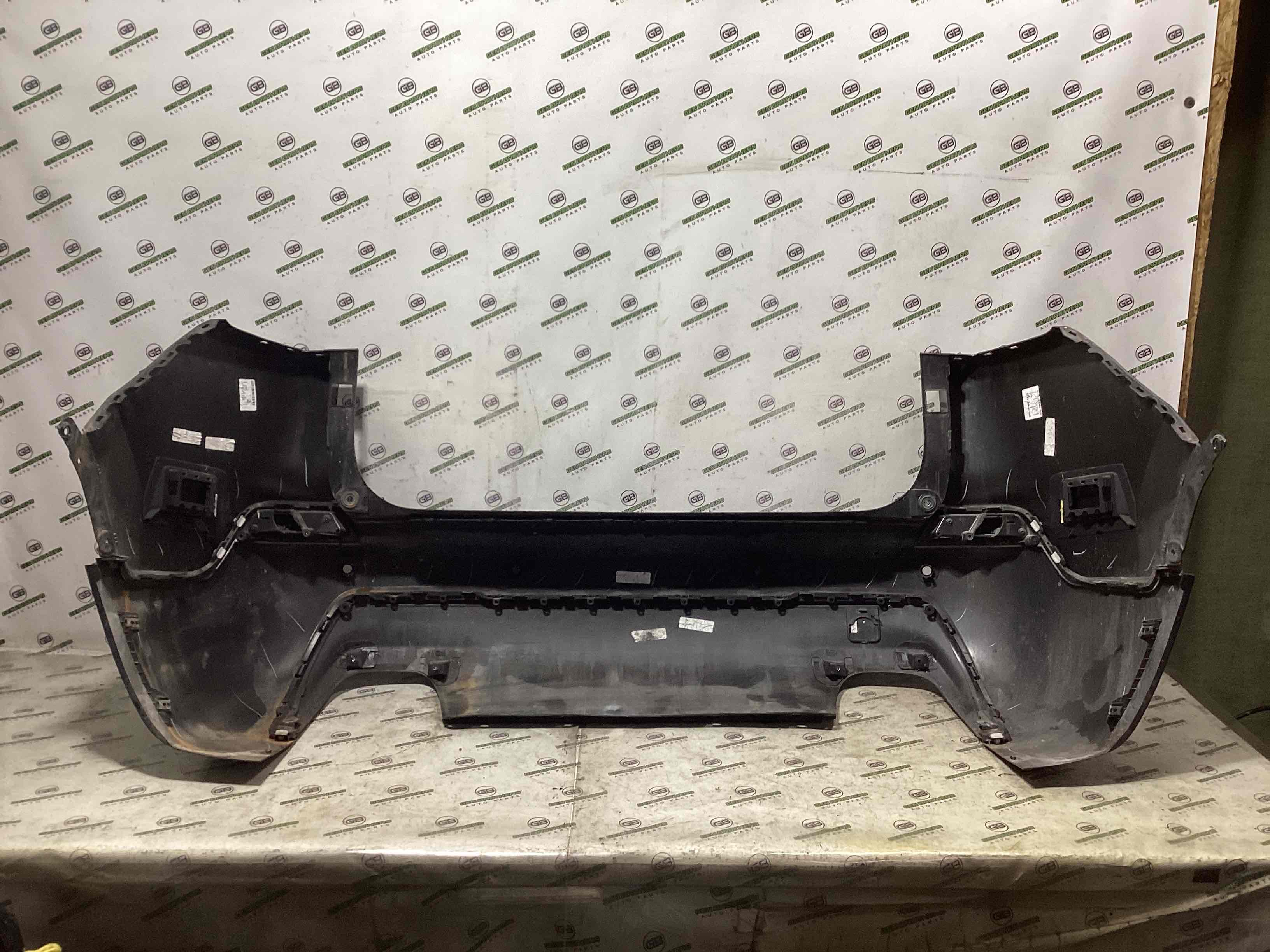 Бампер задній