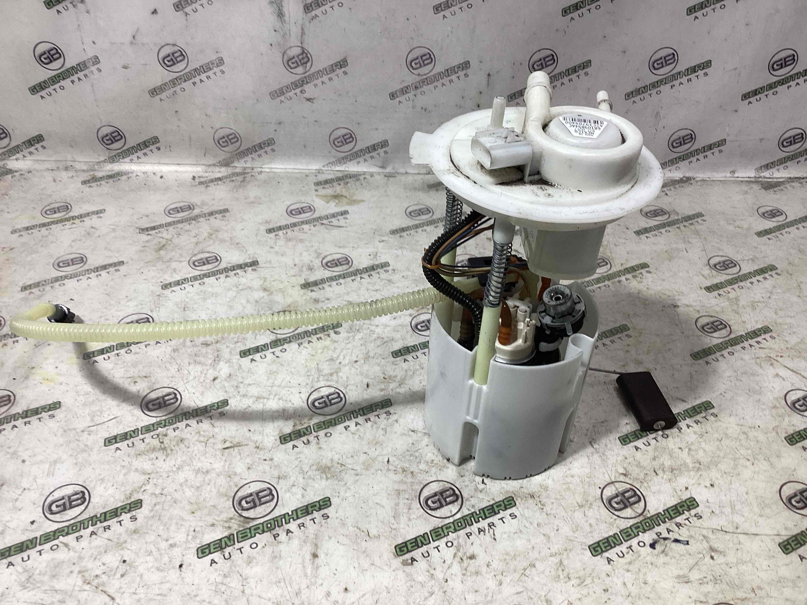 Насос паливний