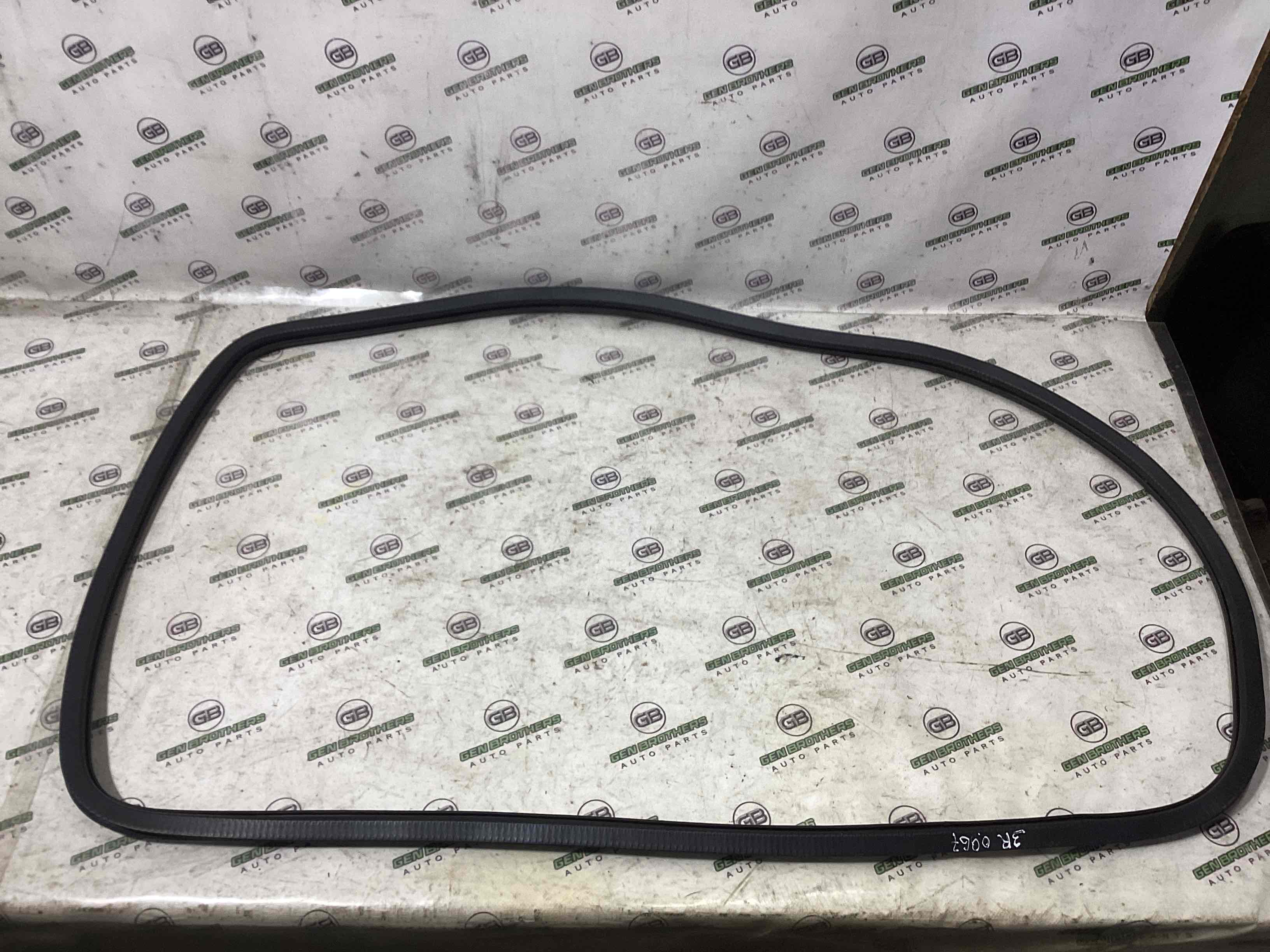 Ущільнювач скла, двері