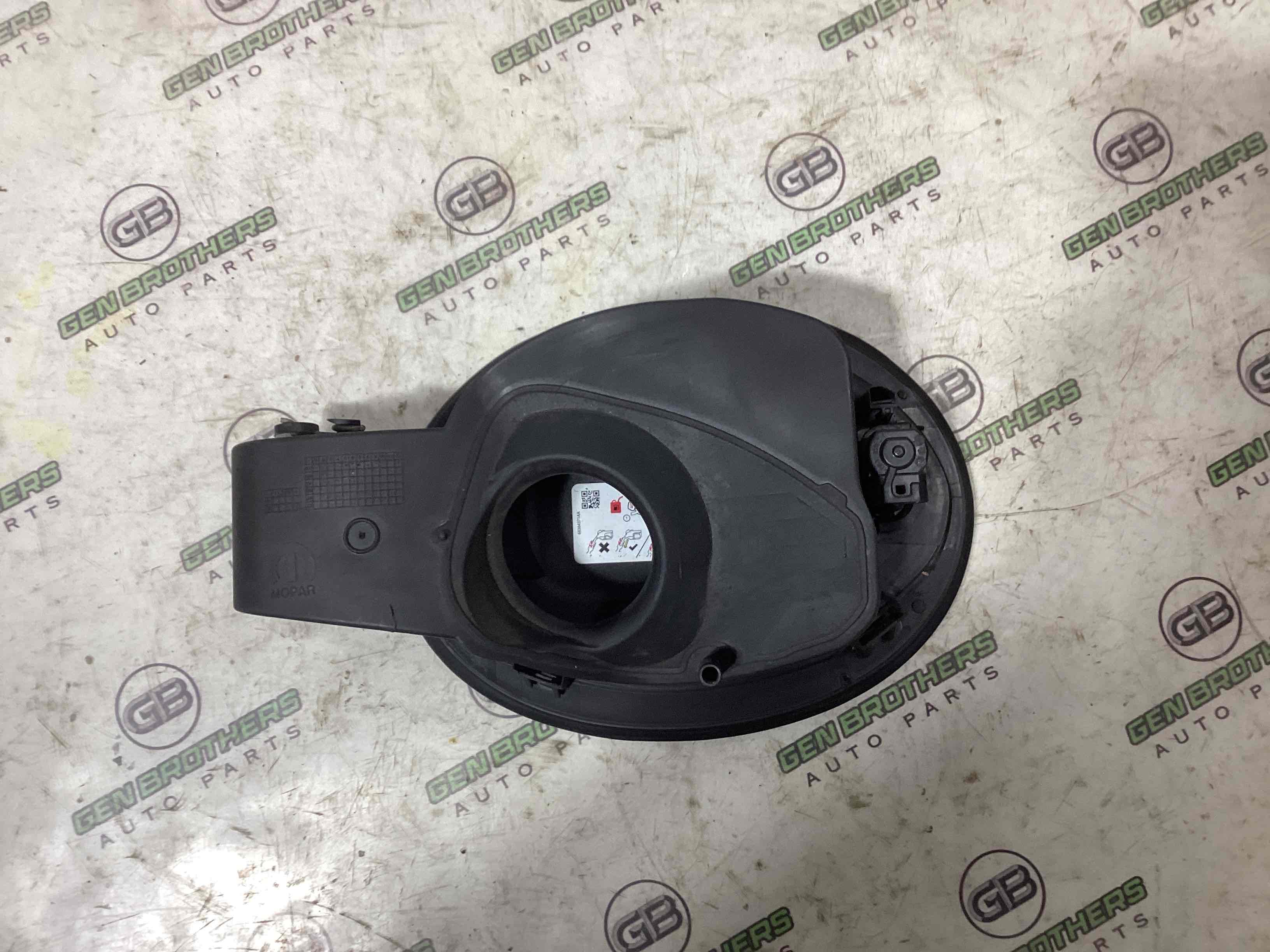 Лючок бензобака