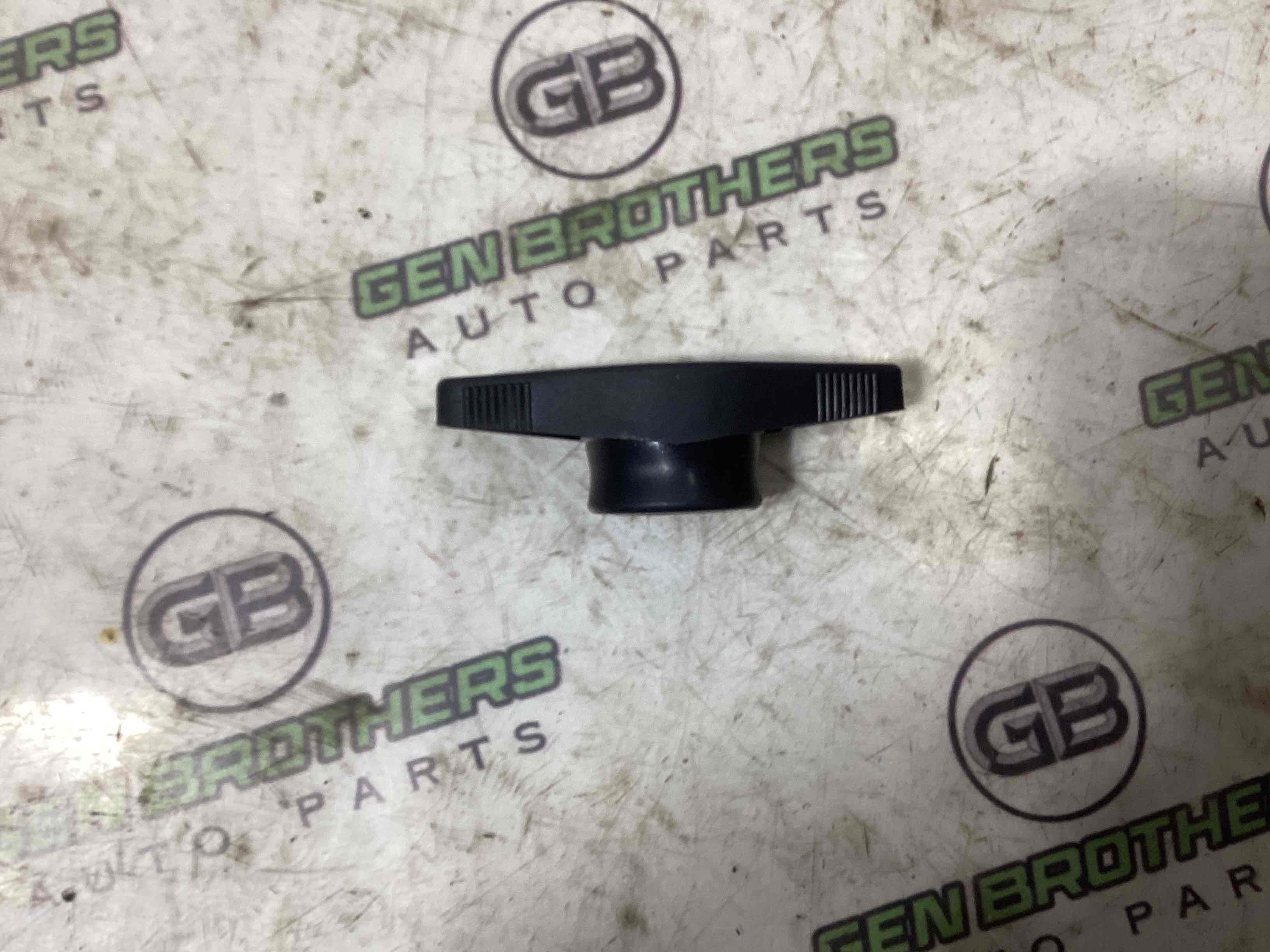 Колесо запасне, тримач, кронштейн, обшивка