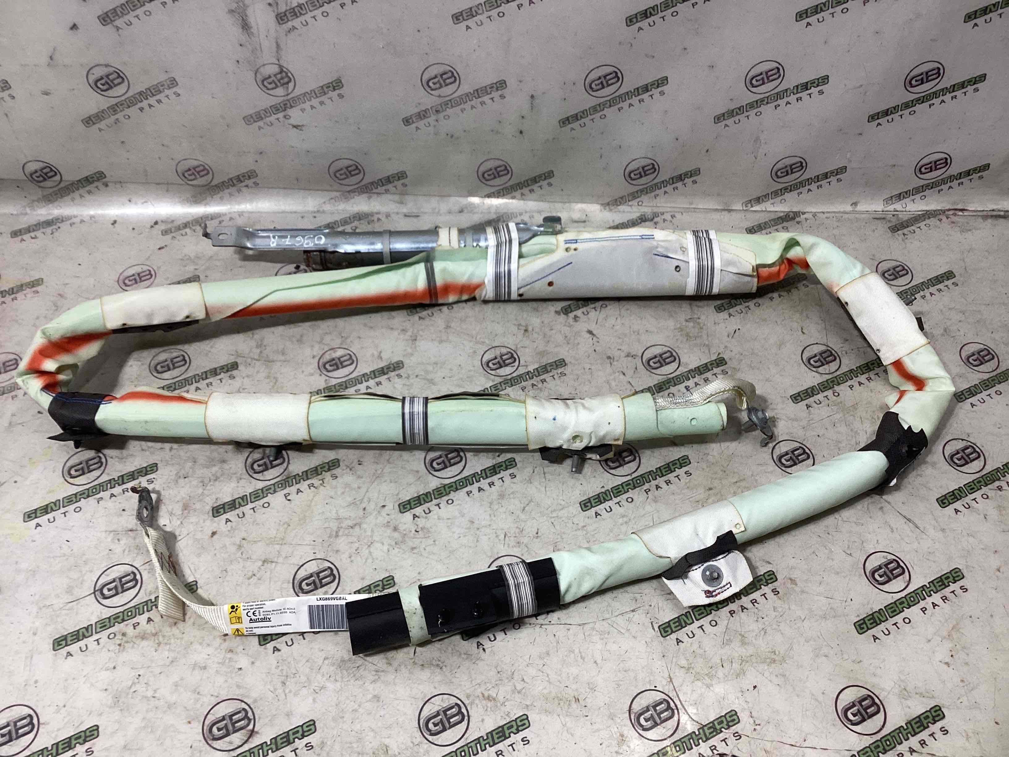 Подушка безпеки збоку шторка