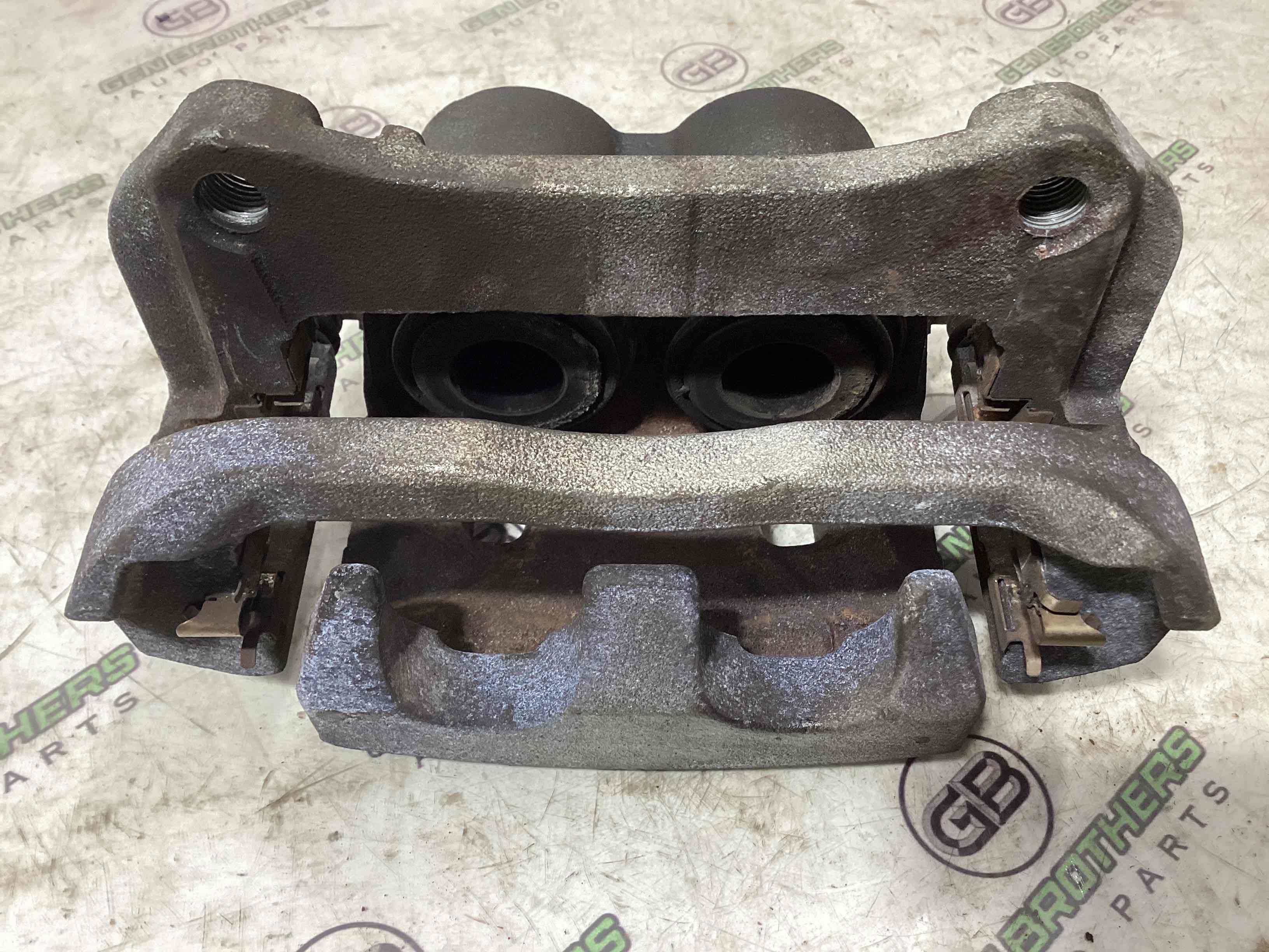 Супорт передній правий