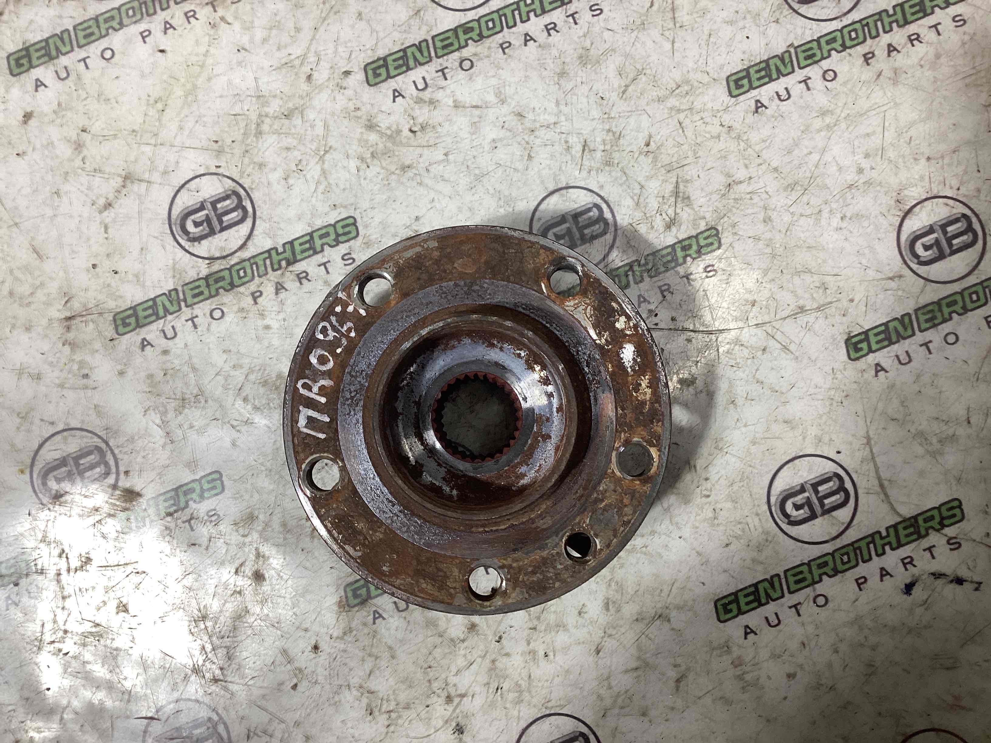 Ступиця передня