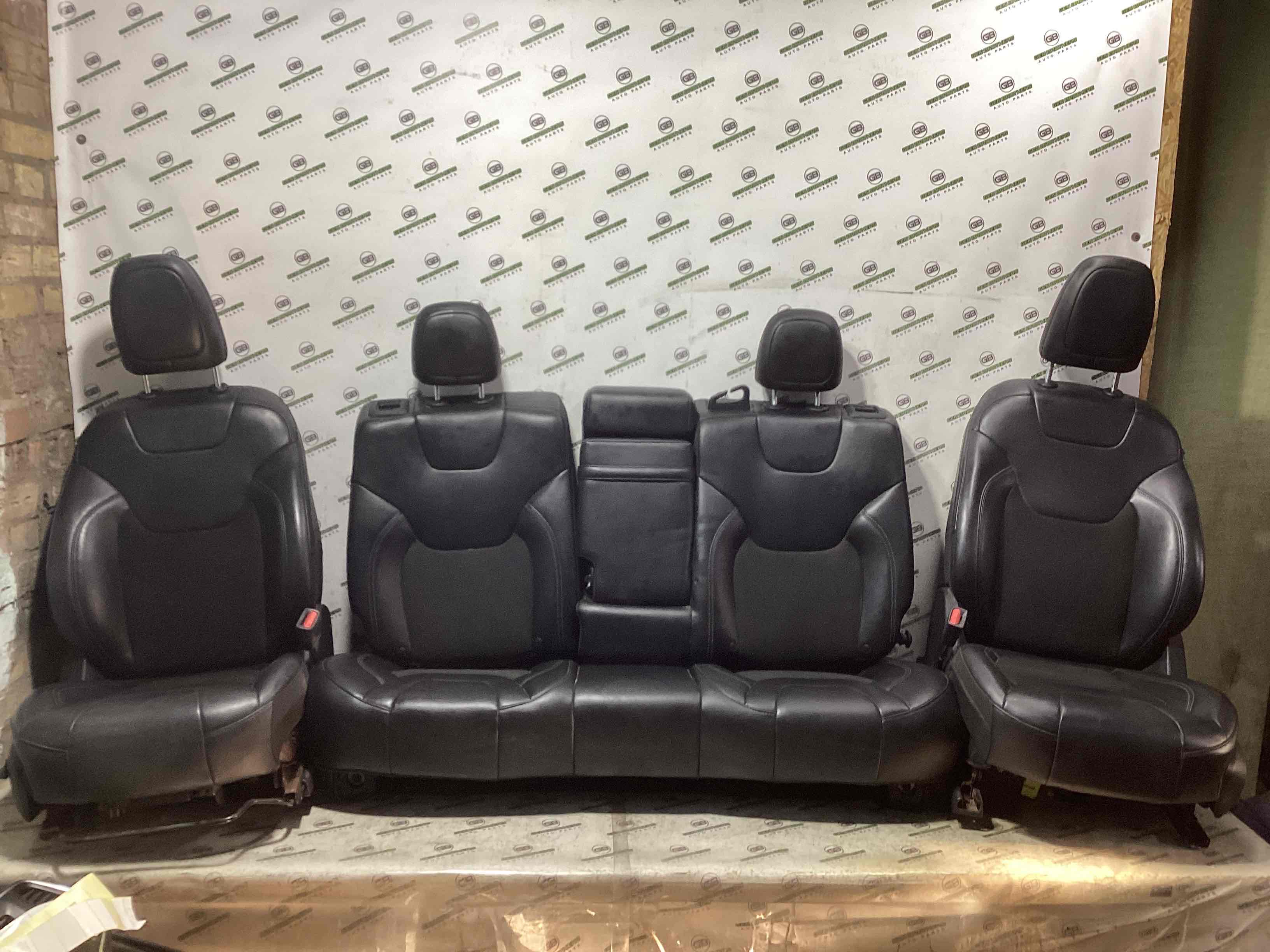 Салон комплект сидінь