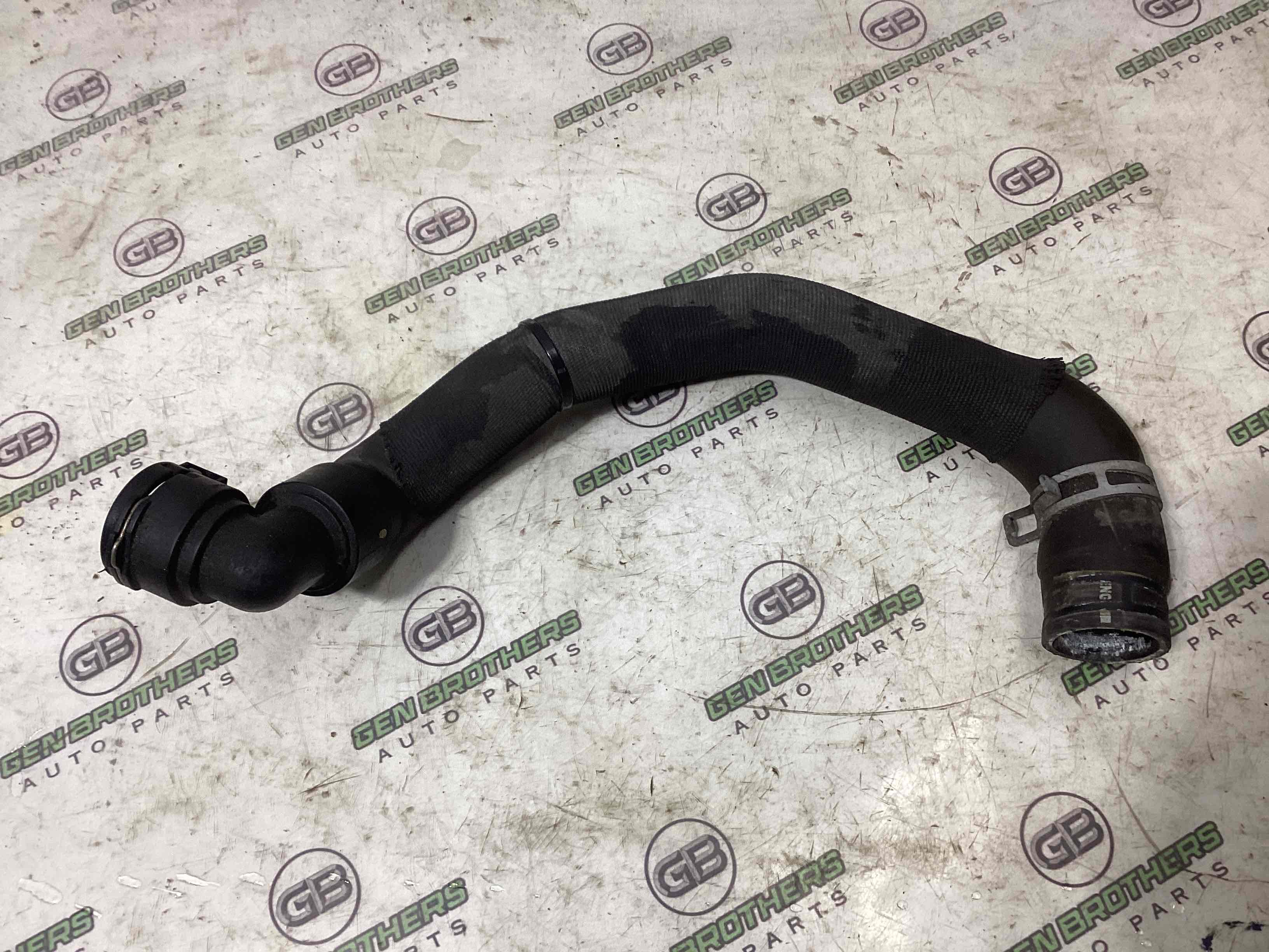 Патрубок радіаторів