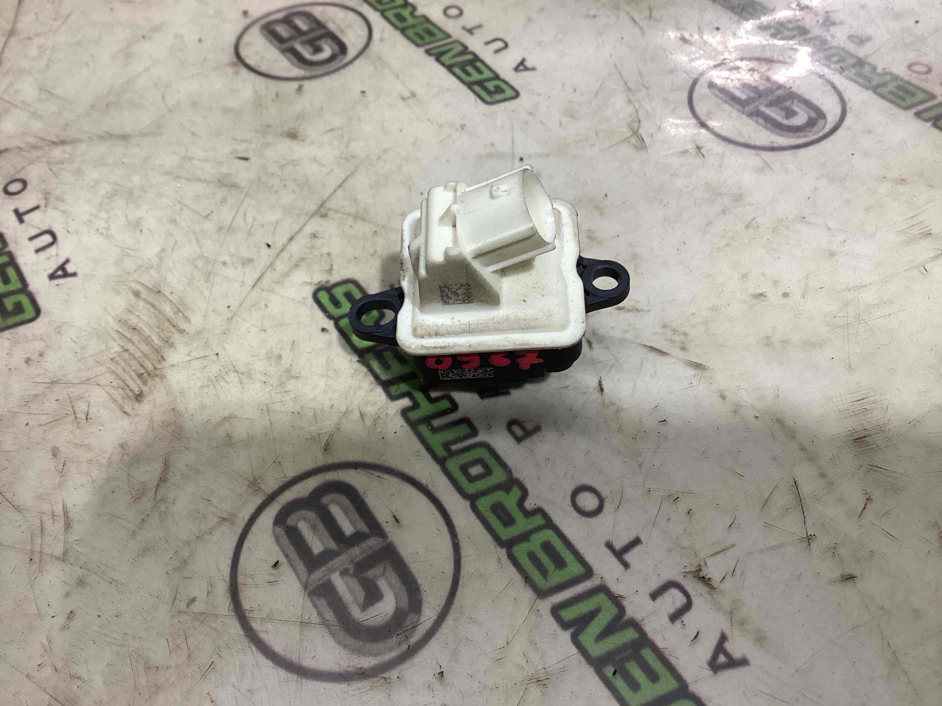 Камера, кріплення камери, корпус