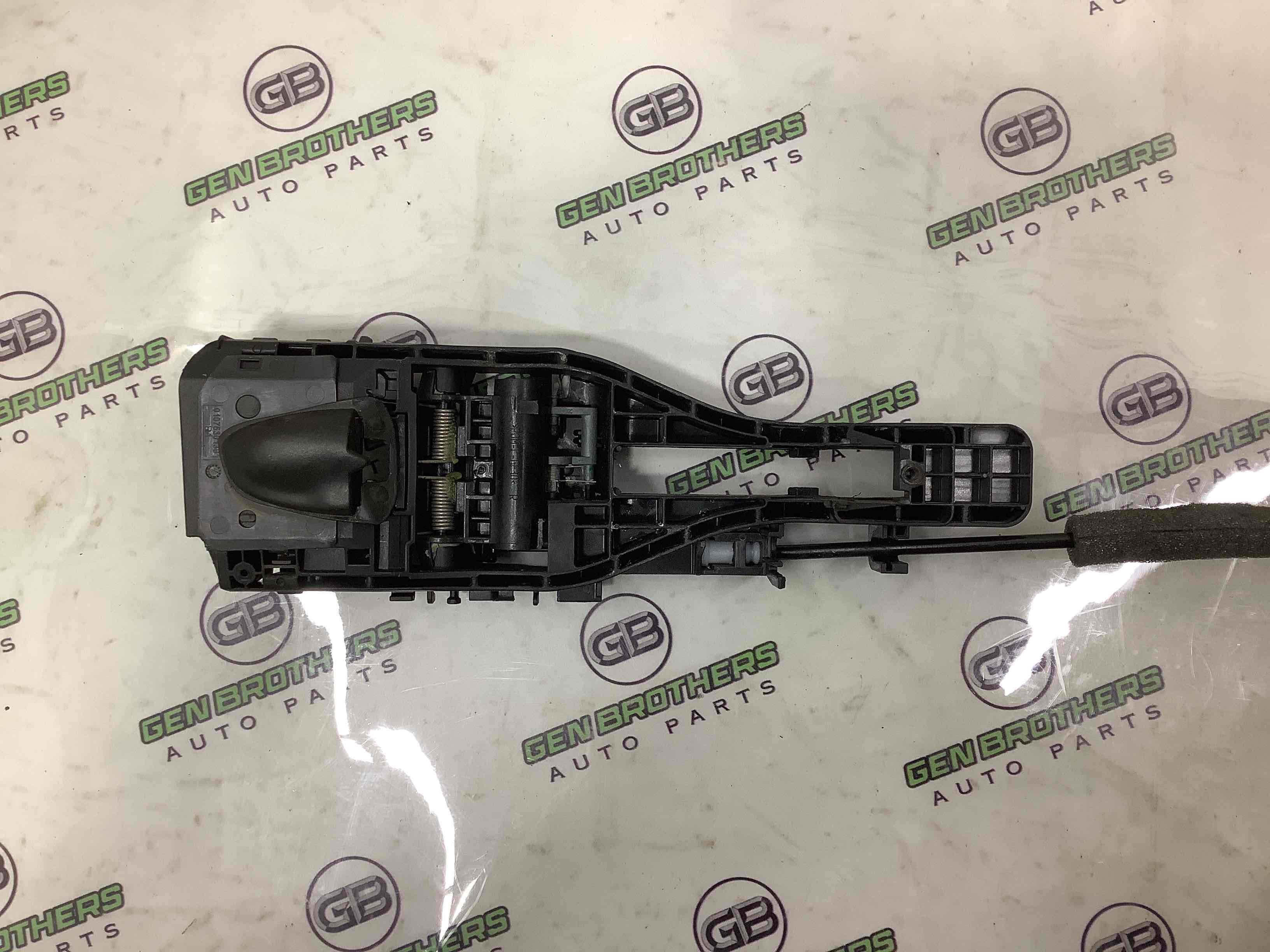 Кронштейн ручки дверей