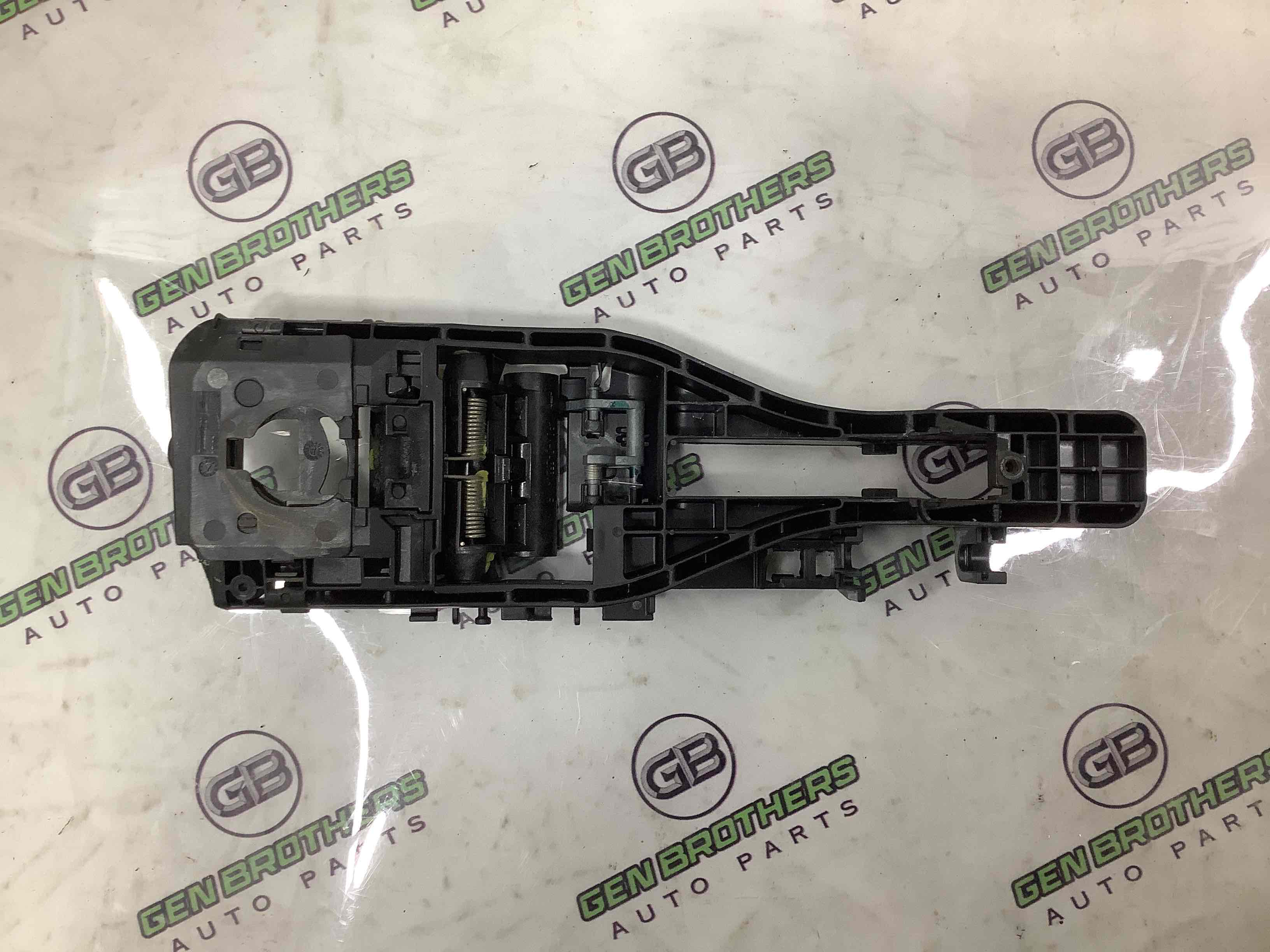 Кронштейн ручки дверей