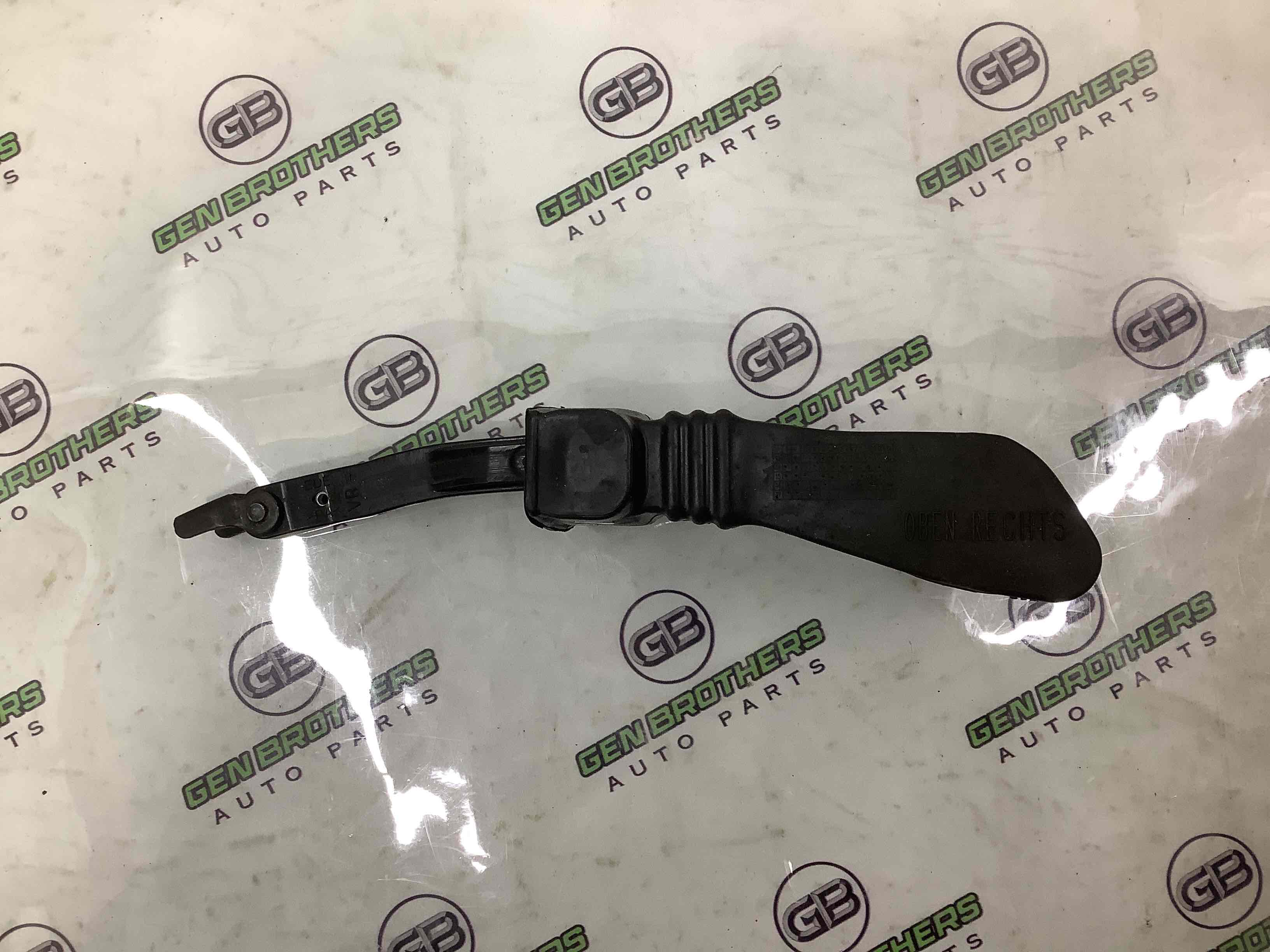 Обмежувач відчинення дверей