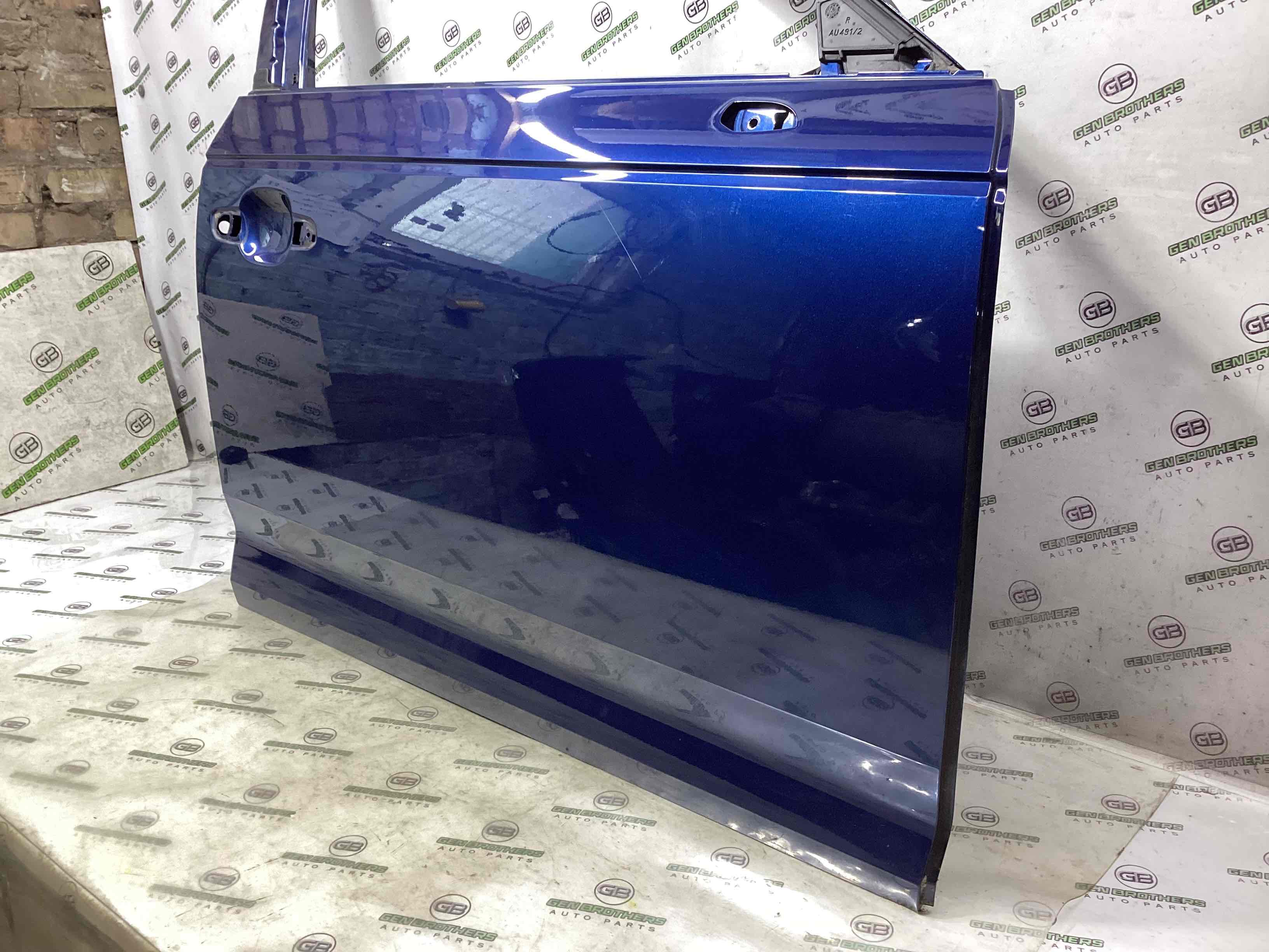 Двері передні права