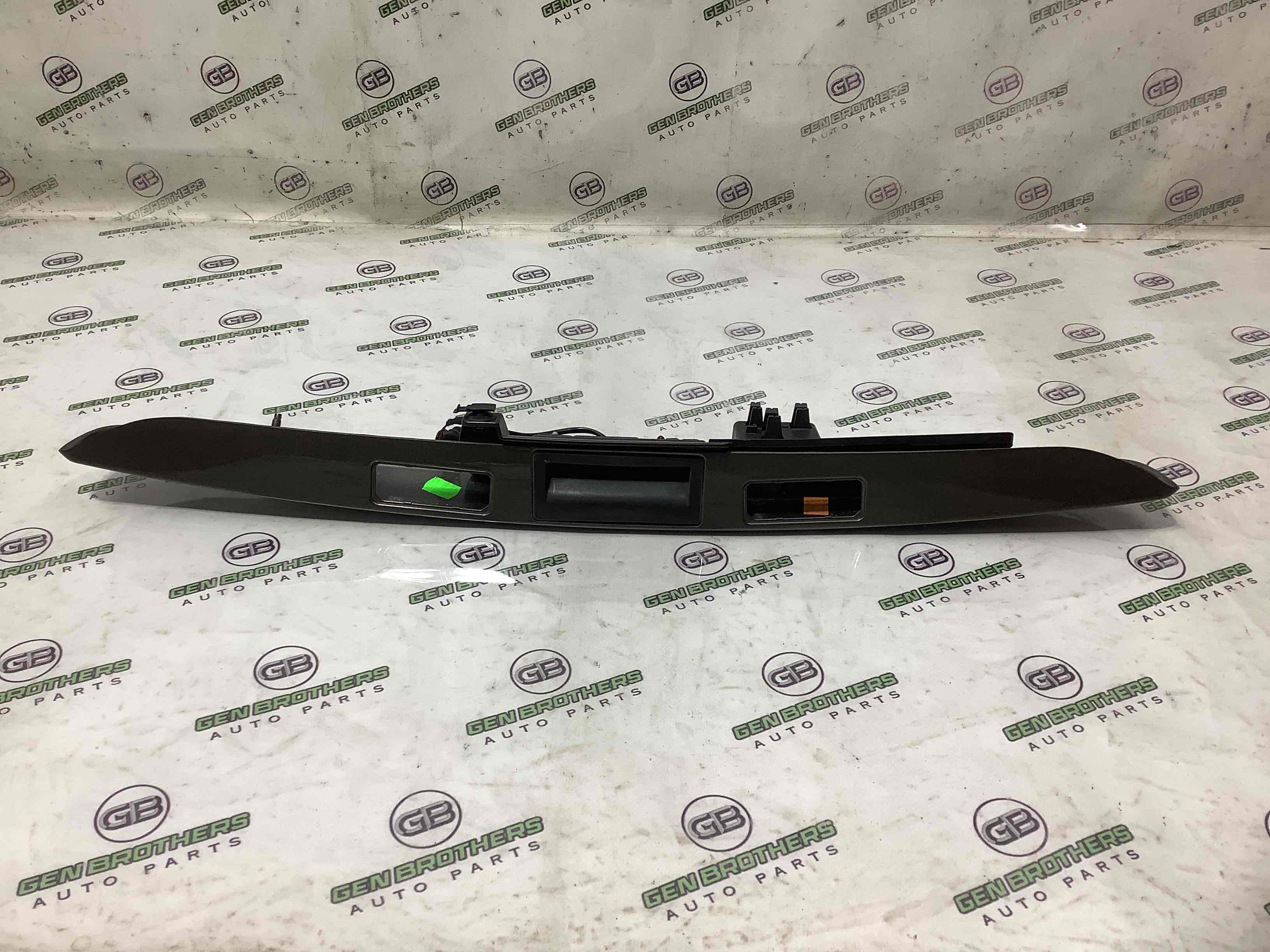 Ручка кришки багажника