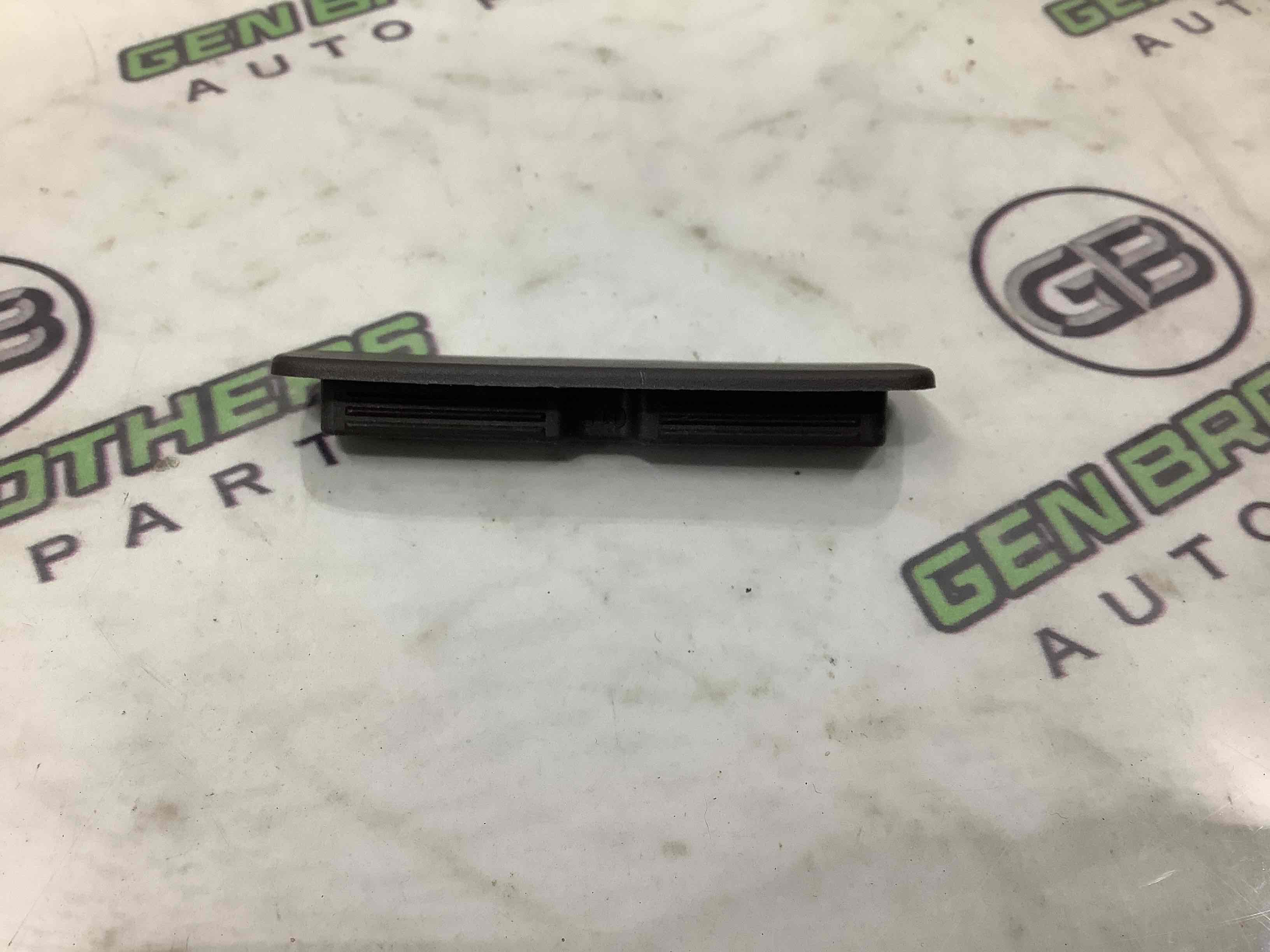 Обшивка кришки багажника