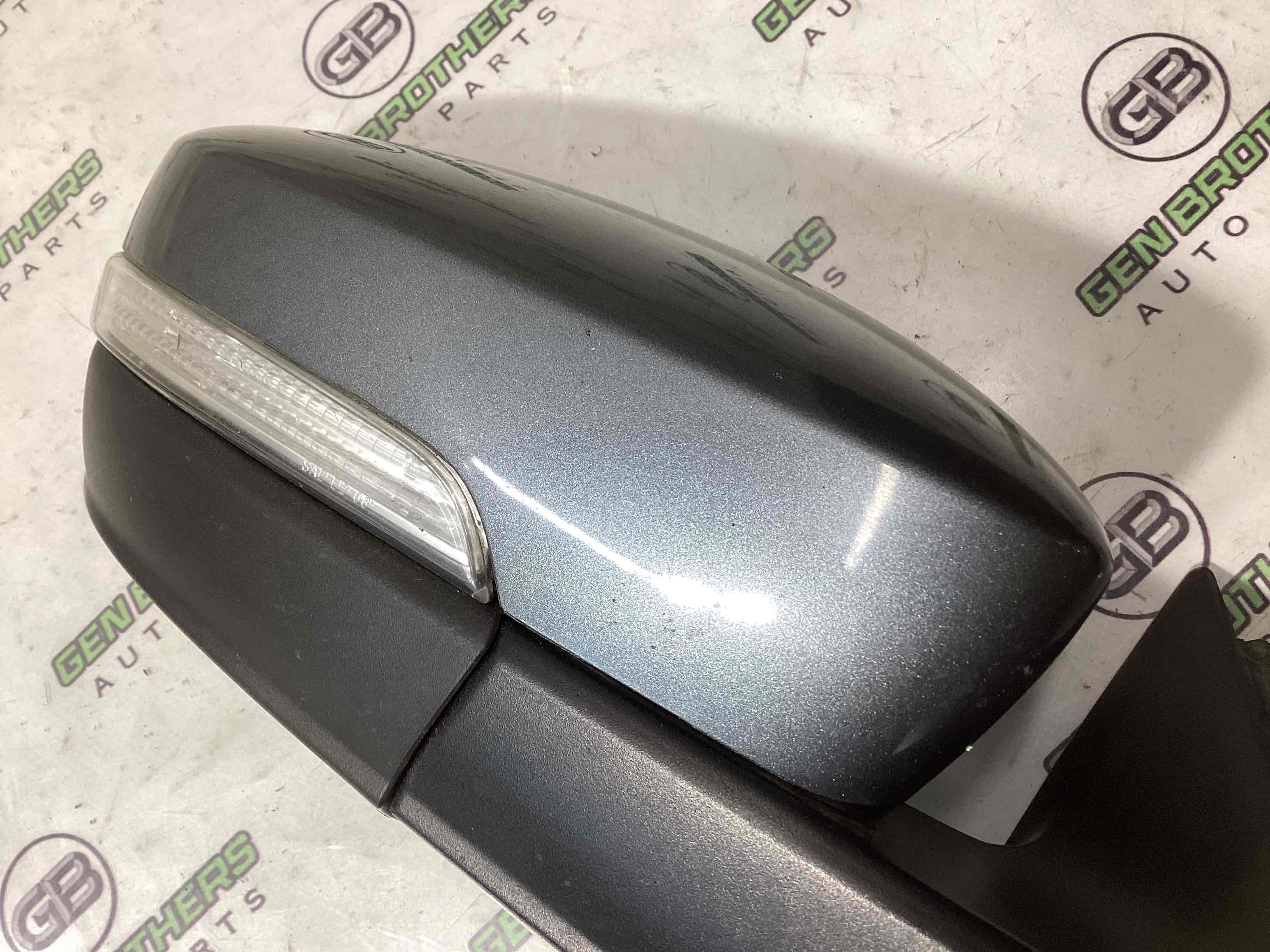 Зеркало внешнее правое