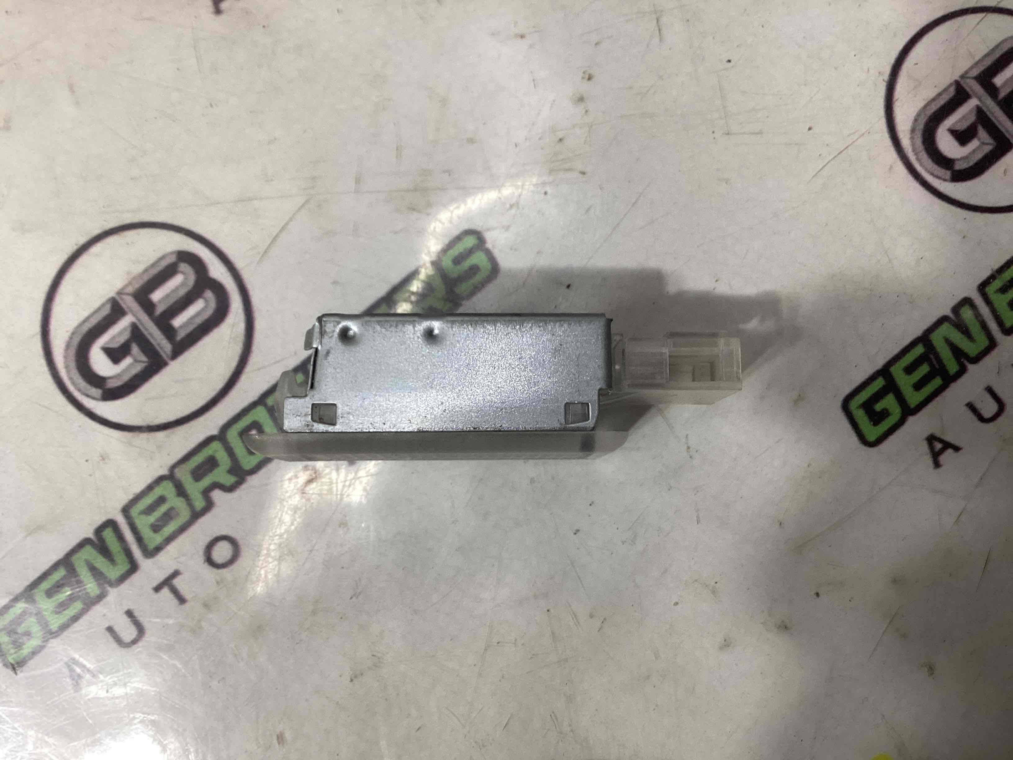 Фонарь салонный, плафон