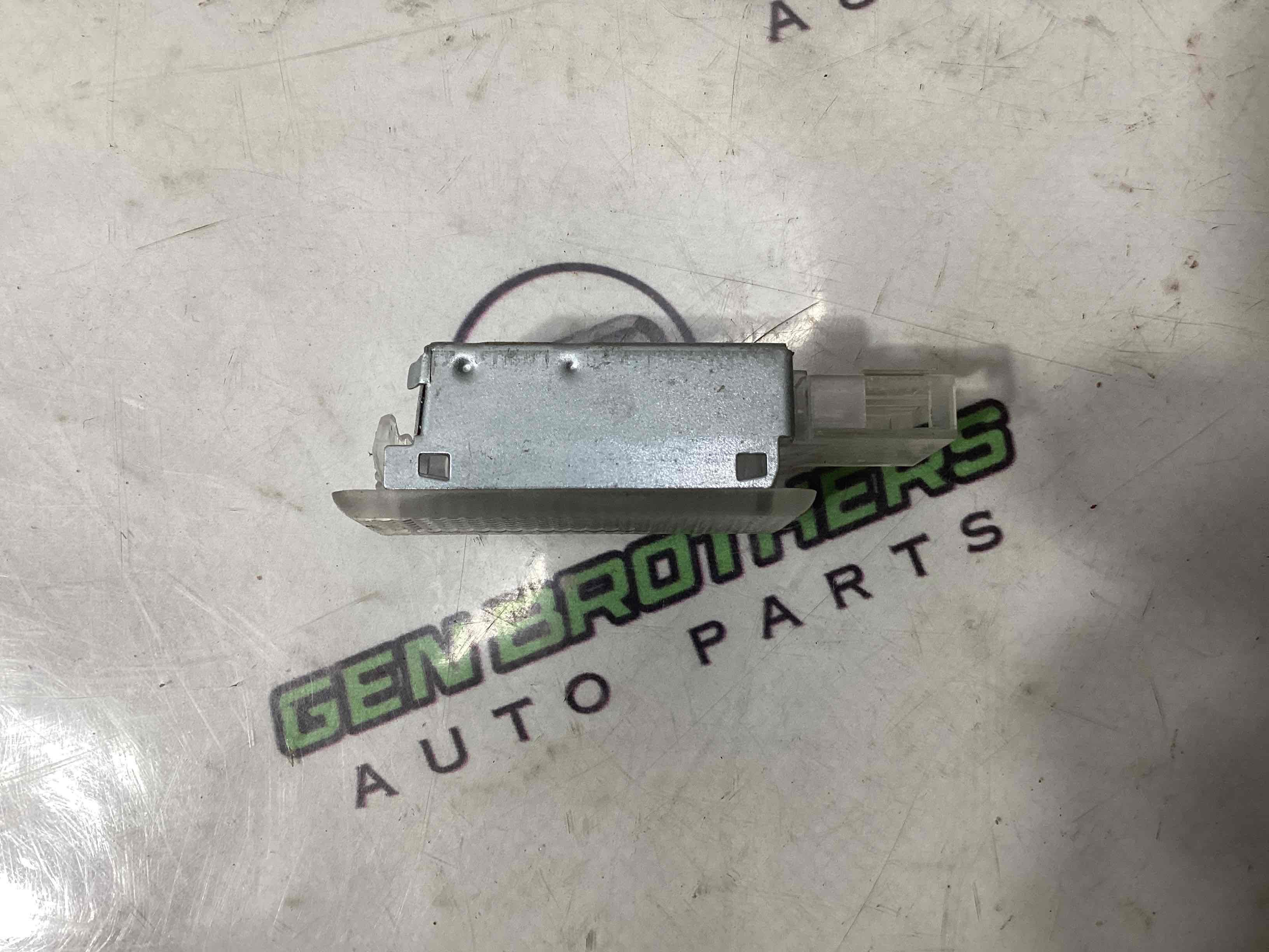 Фонарь салонный, плафон