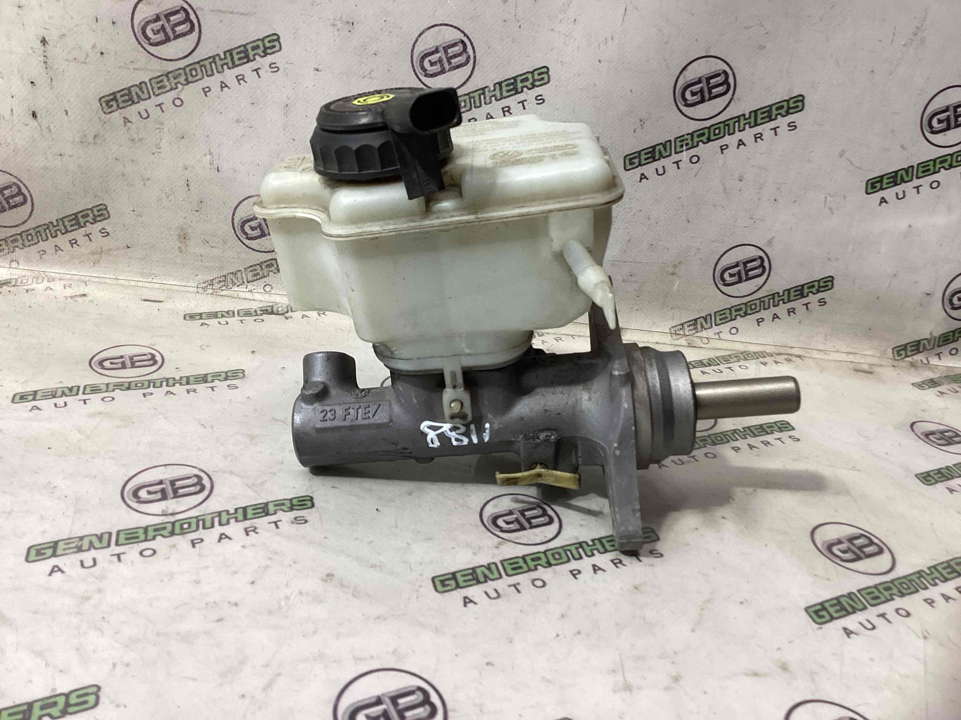 Цилиндр тормозной главный